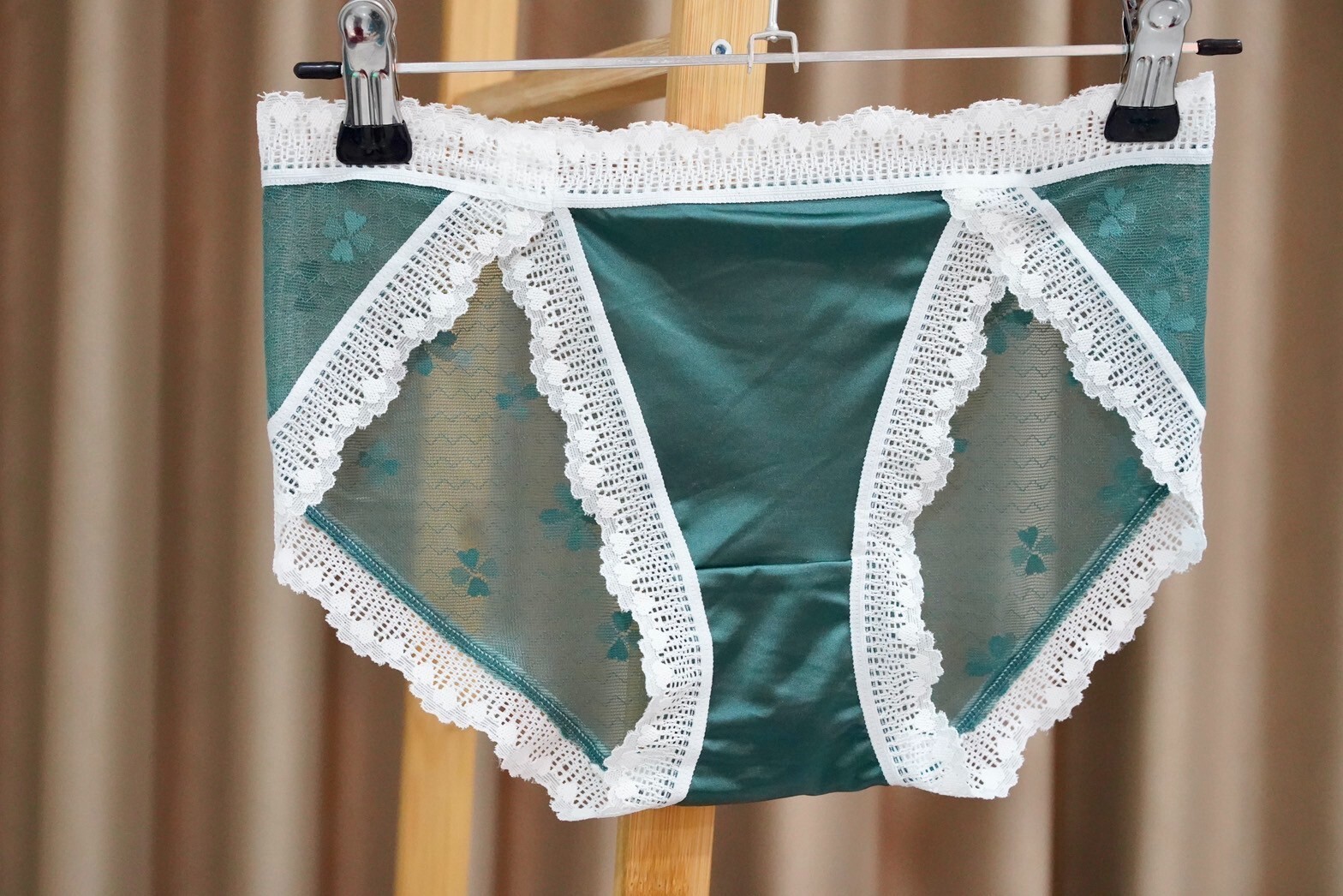 Lot of 3 Sissy Nylon Spandex Panties Sheer Smooth Lace Bikini Hips 32-38″