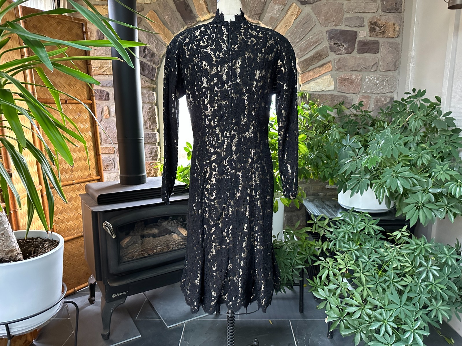 Vintage 1980s Pauline Trigere Black Lace Gold Lame’ Formal Dress