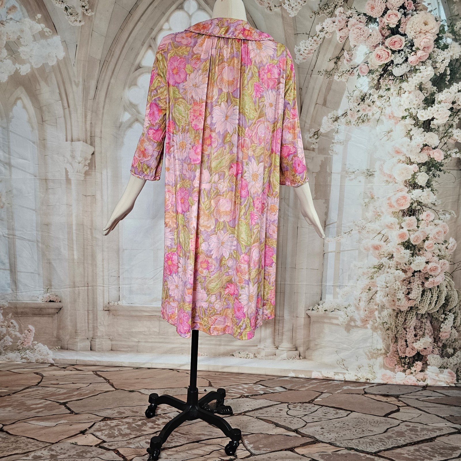 Vintage 1960’s Robe Lingerie Pajamas Pink Purple Green Floral Mod Buttons Collar