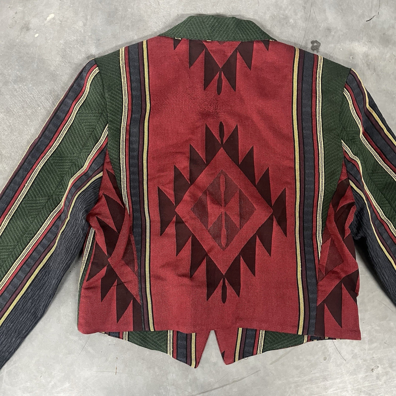 Vintage Wraps Collection 1990s Aztec Pattern Cropped Blazer Jacket Size Large