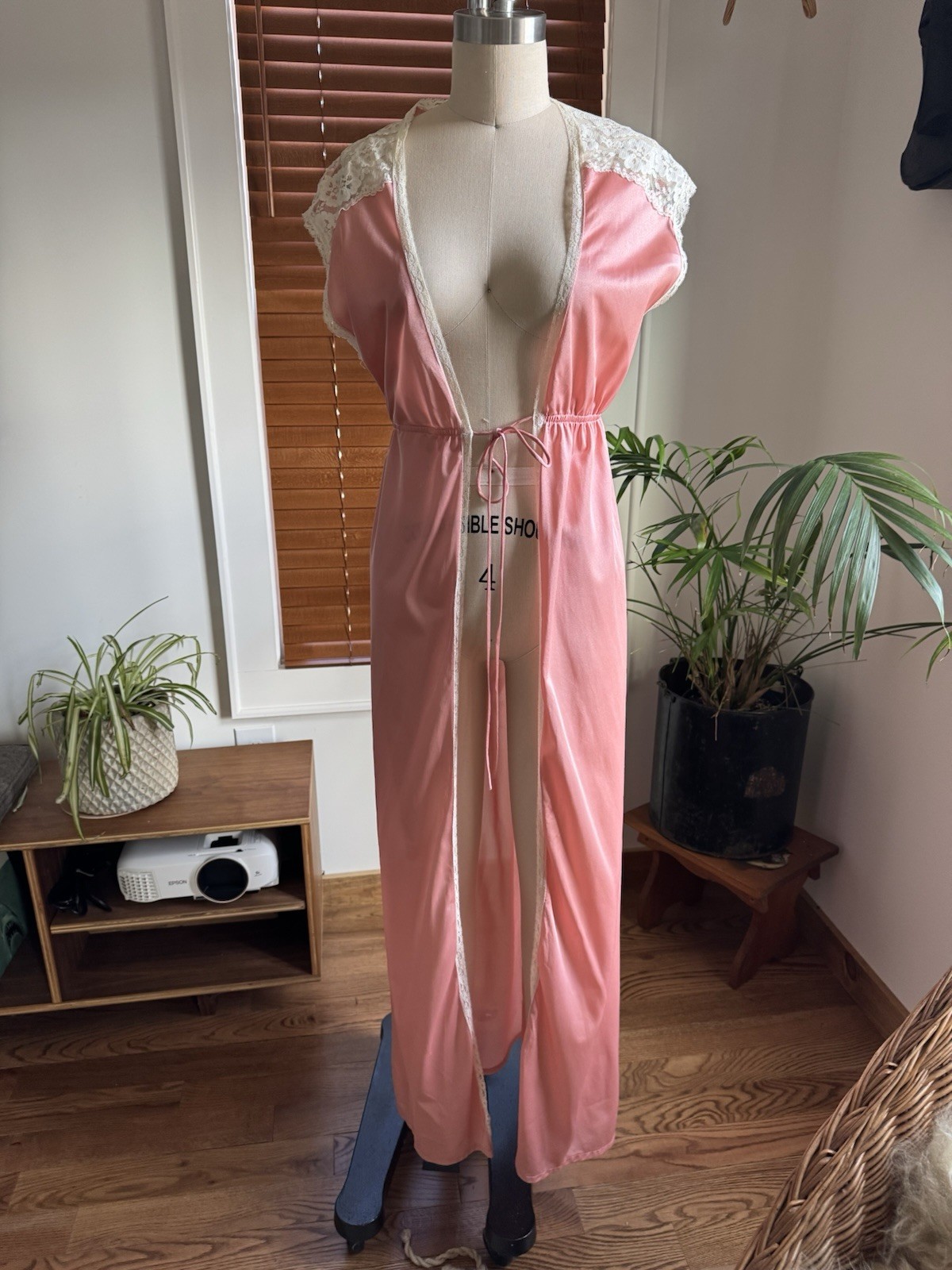 Vtg 60s 70s Lingerie Pink Old Hollywood Glamour Long Open Nightgown Accent Robe