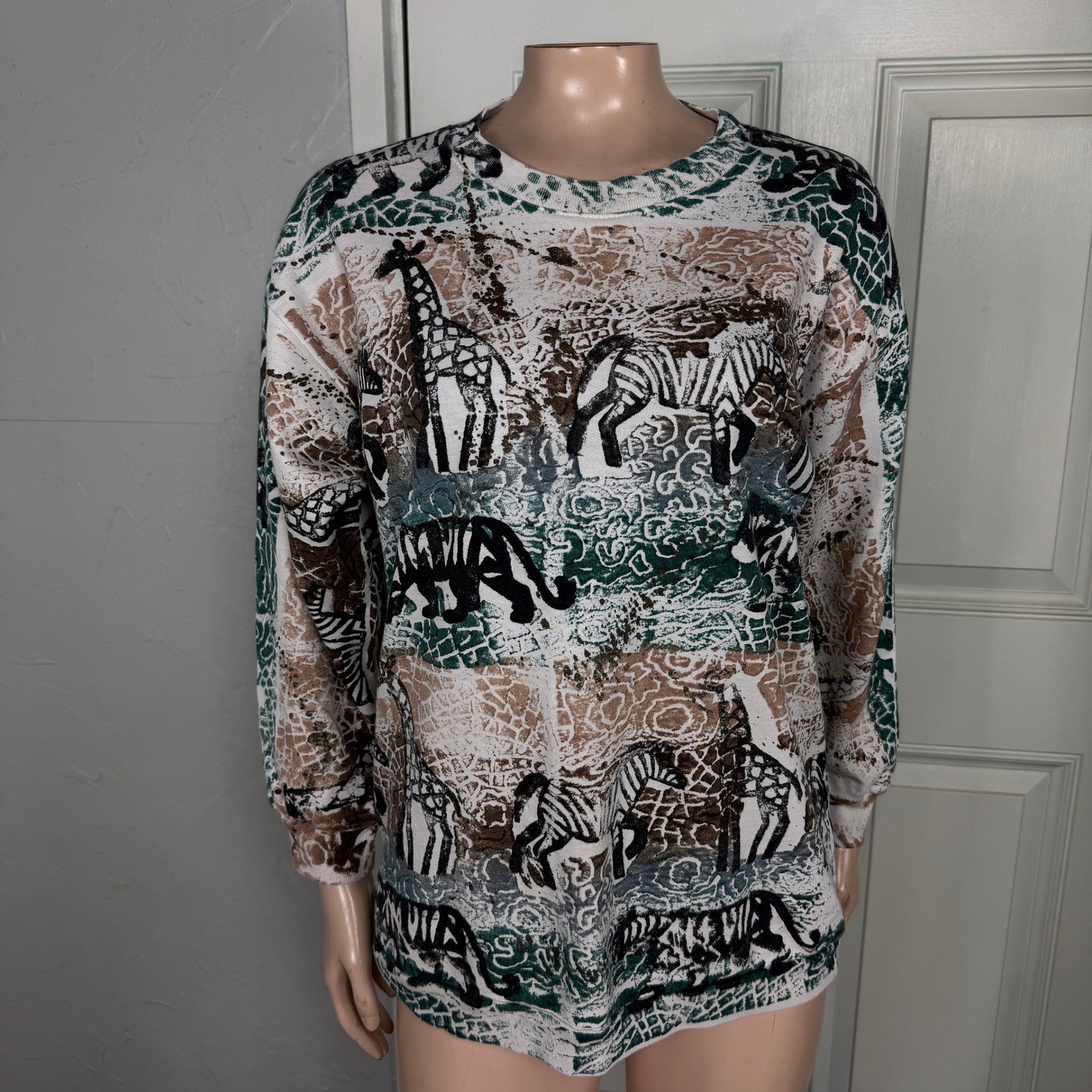 Vintage 80s 90s Sweatshirt Shirt All Over Print Animals Zebra Giraffe Safari D25
