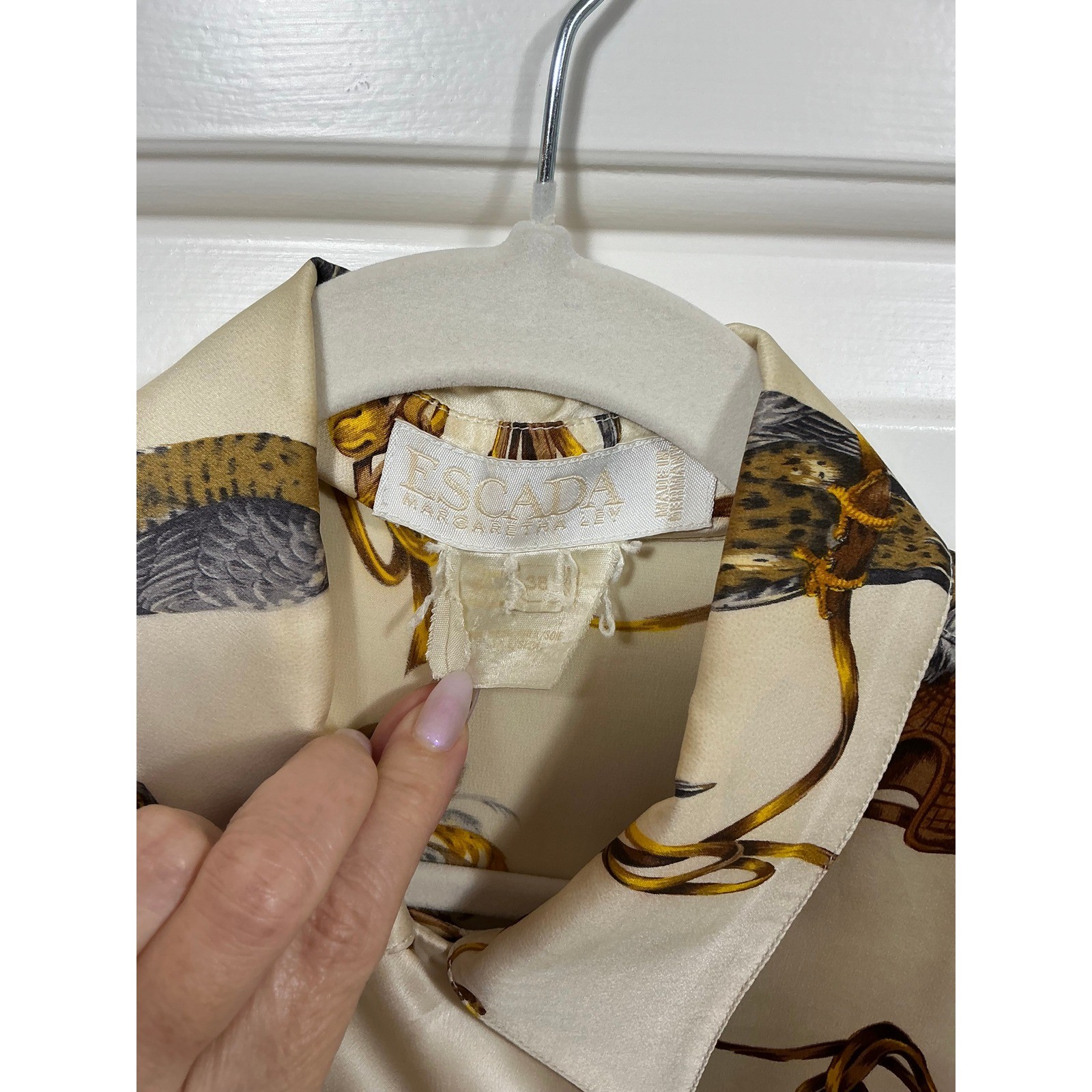 Escada Margaretha Ley Vintage Silk Falcon Print Blouse Cream Gold Bird Shirt 38