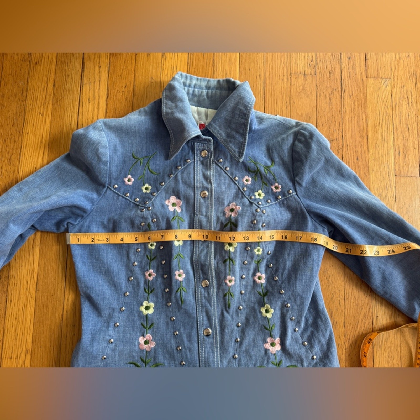 70s Vintage Gina Teresa Studded Denim Jacket w Floral Embroidery