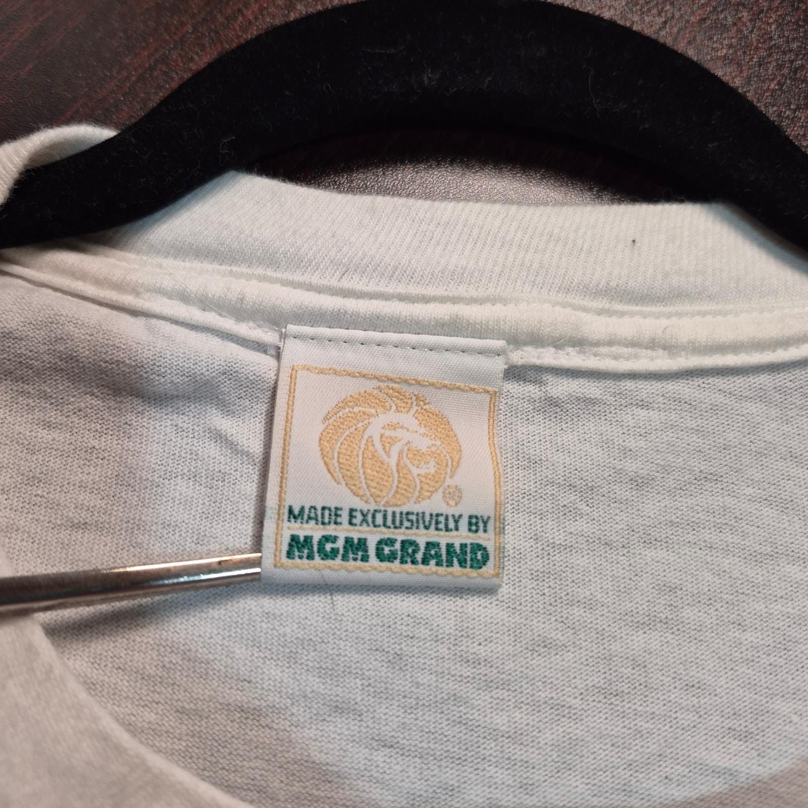 Vintage MGM Embroidered Wizard of Oz XXL T-Shirt Pop Culture Whimsicore Retro
