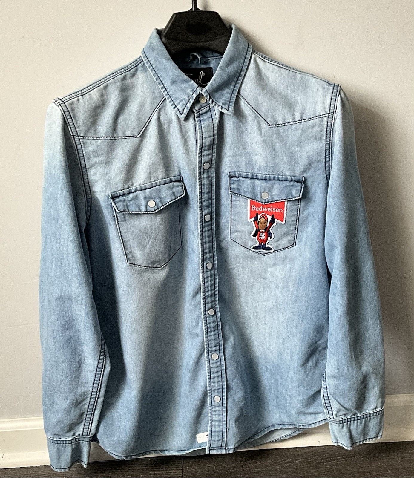 VTG-EarL Jean”Budweiser-unisex Long Sleeve Shirt, Light Blue Size L