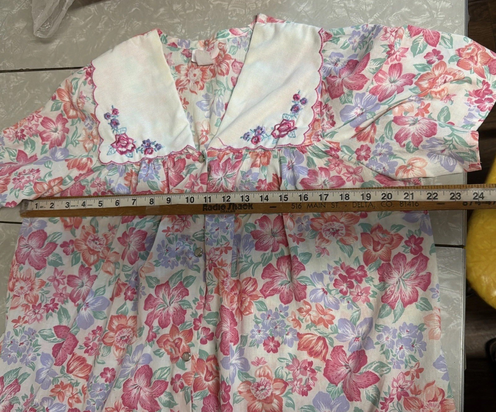 Vtg Comfort Coat House Coat Dress Snap Embroidered Pockets Cottage Core Sz L