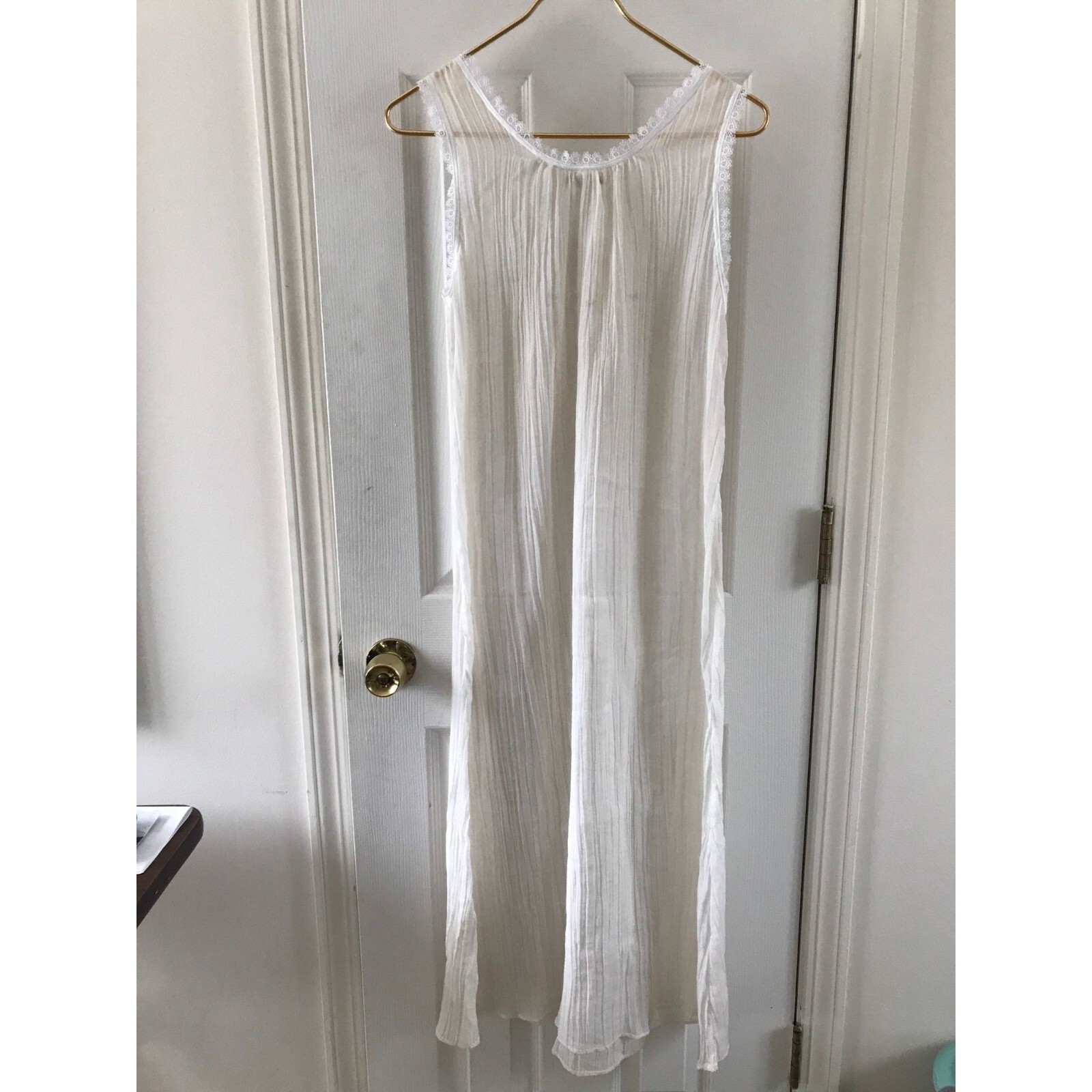 Entre Nous White Maxi Night Gown Peach Flowers Green Leaves Size Medium 1970’s