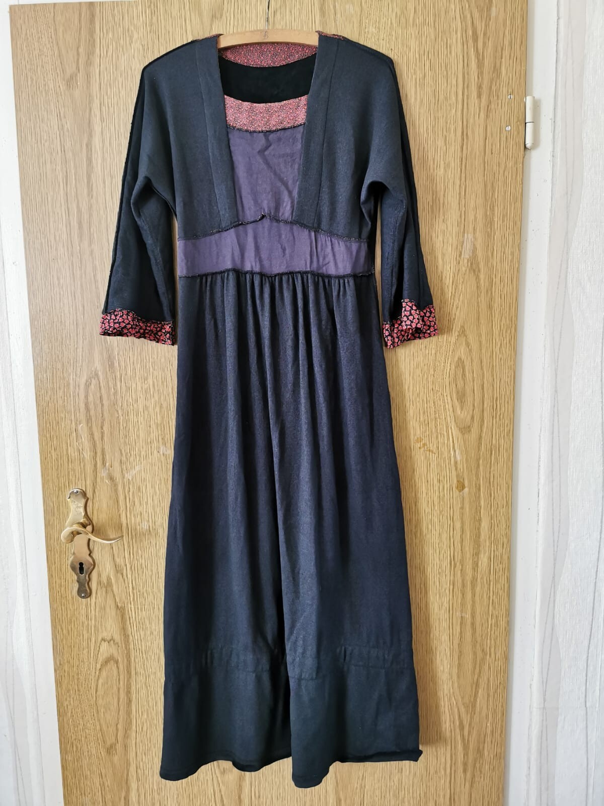 Vintage 70s velvet dress with ribbon and red gradations size 38 – 40 Gothic