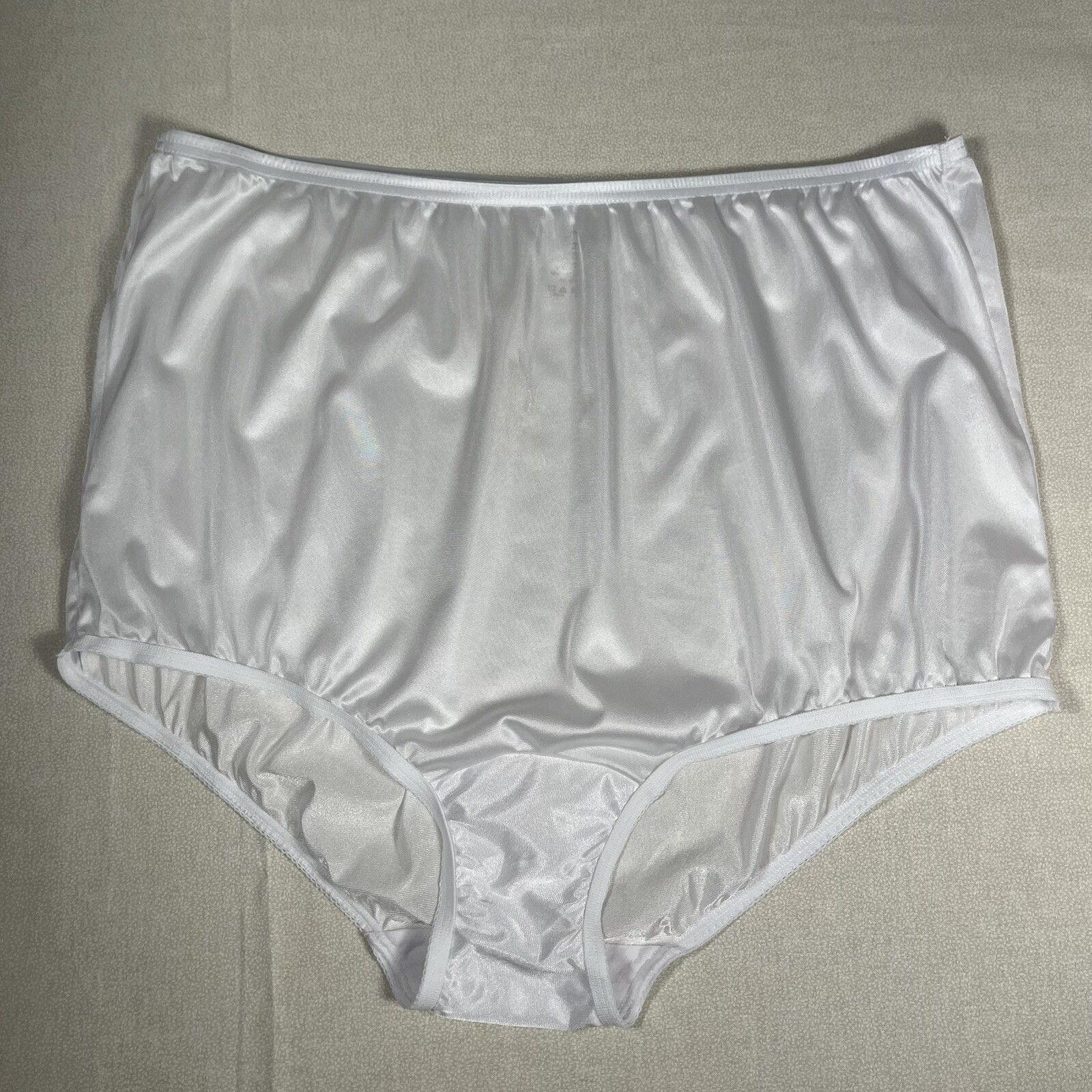 NWOT White Vanity Fair Plus Size Nylon Panties Size 9/2XL