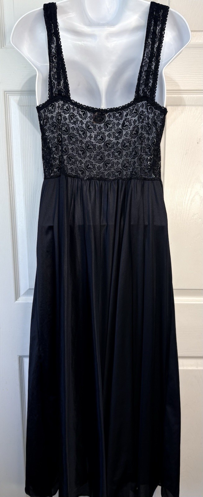 Vintage Intimate Attitudes Black Nylon Stretch Lace Bias Sweep Nightgown Size XL