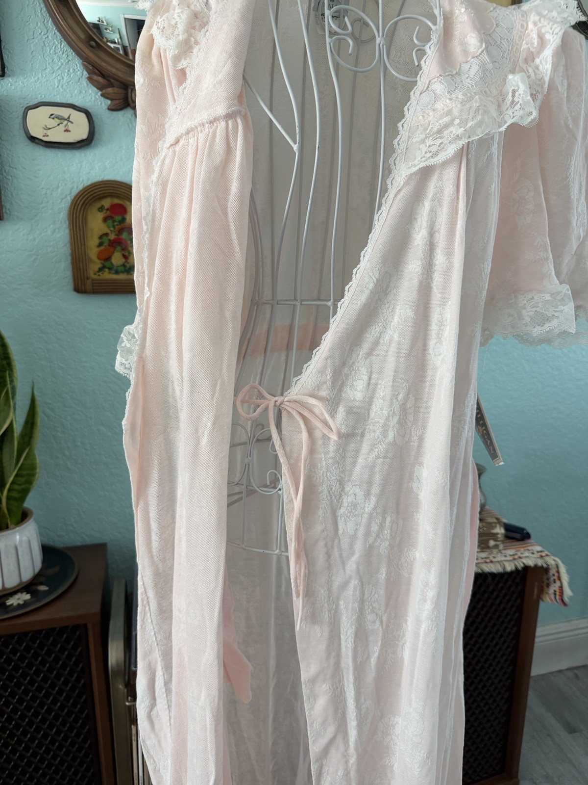 NWT Vintage 80s Gilligan & O’Malley Robe Peach Lace-Trim Wrap Robe Cottagecore