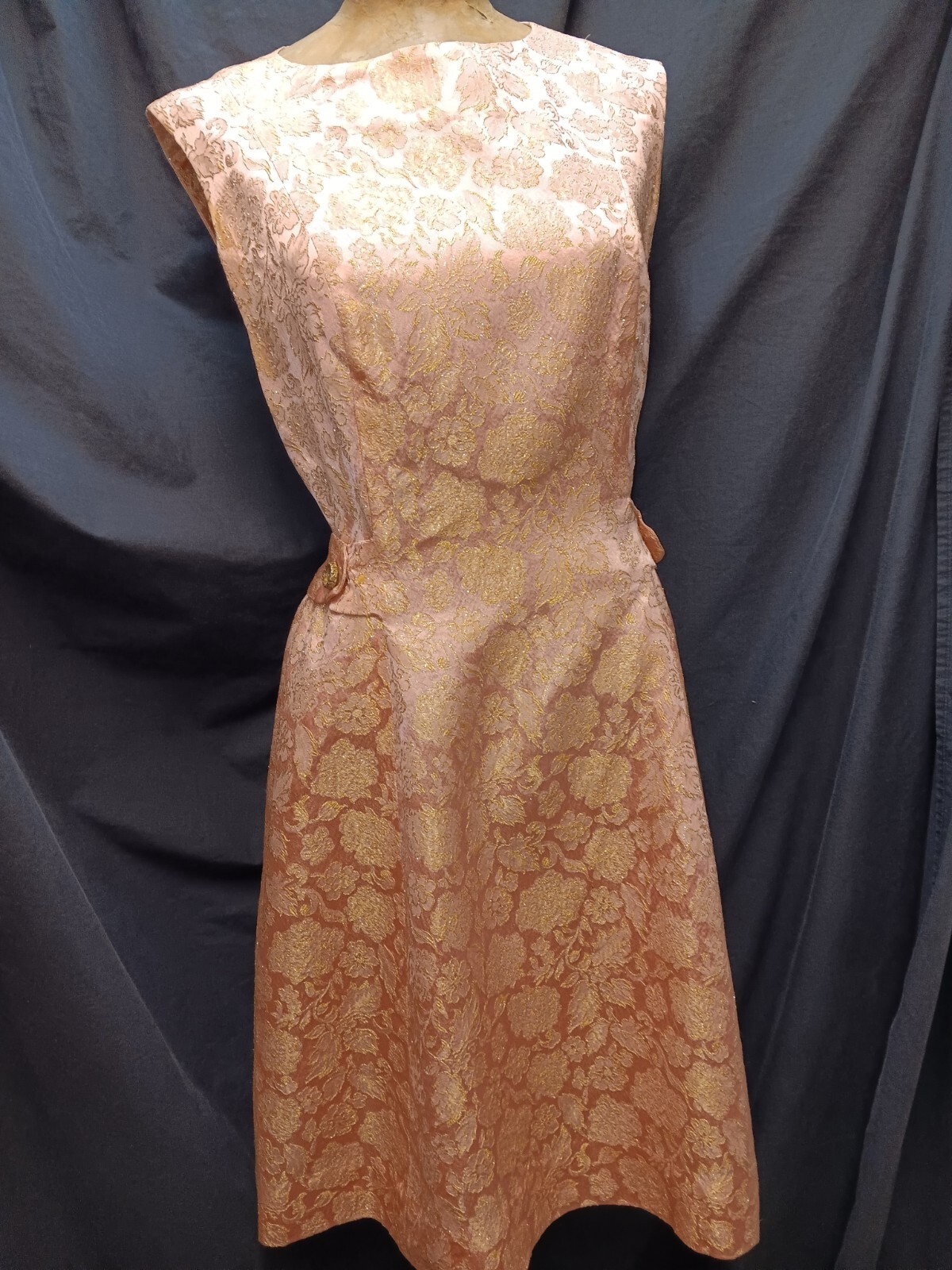 Vintage 1960’s Pink & Metallic Gold Rayon Mod Dress Size Medium