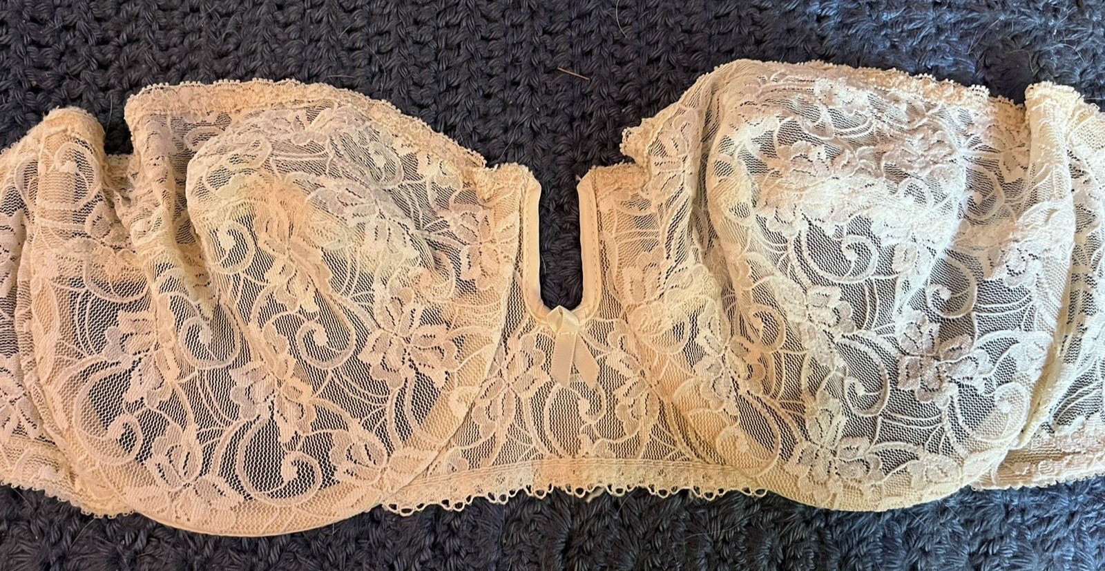 Vintage Young Smoothie #250 lace strapless bra – 38D