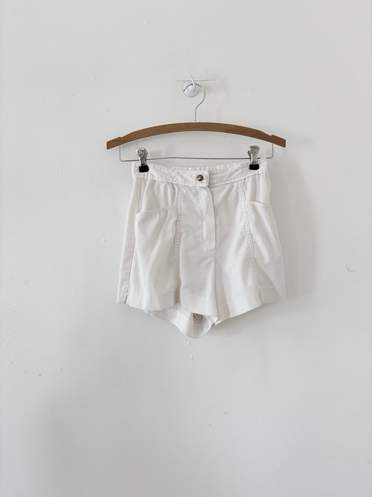1970s Court Casuals High Waist White Tennis Skort Shorts Stretch Twill Patina 24