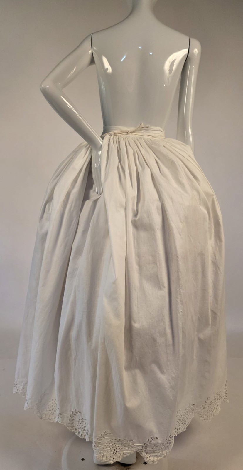 CIVIL WAR MID 19TH C WHITE SKIRT / PETTICOAT W HAND EMBR CUTWORK SWEEP