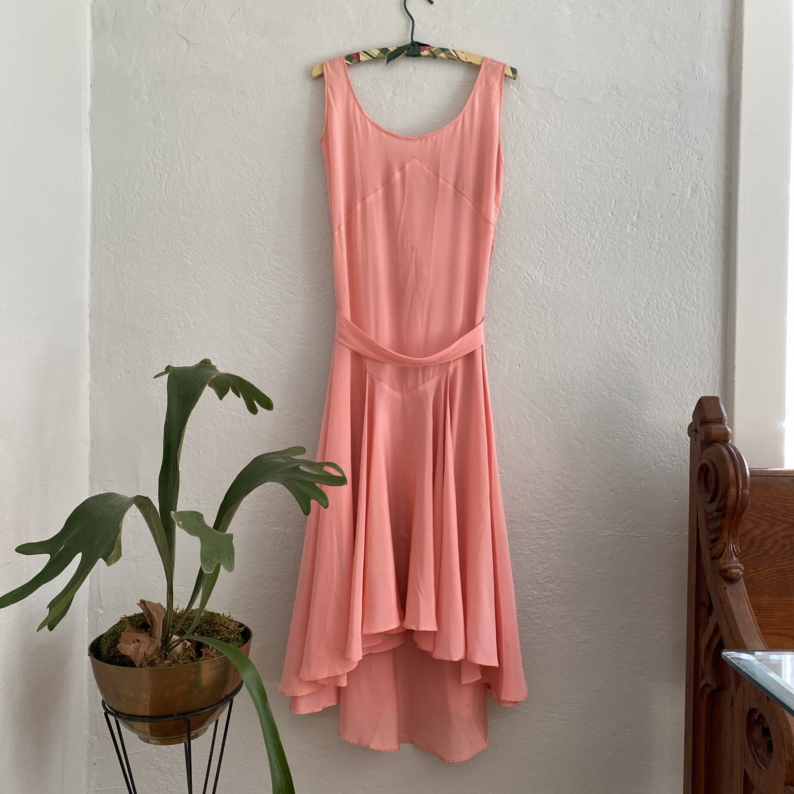 Vintage 20s 30s Pink Silk Crepe Party Dress Minimalist Deco Seams Bow Belt XS S