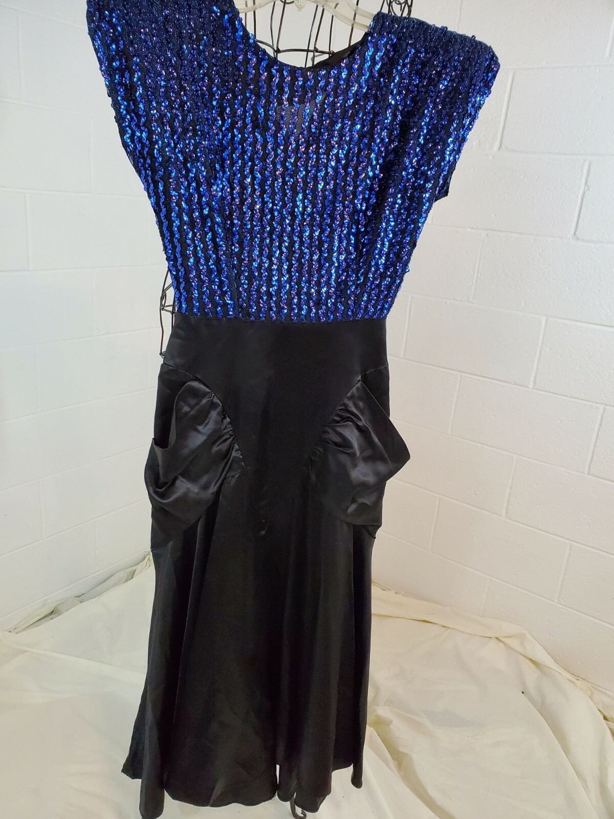Diamond’s Run VTG 1980s Disco Party Satin Sequins Black Blue Dress Size 4