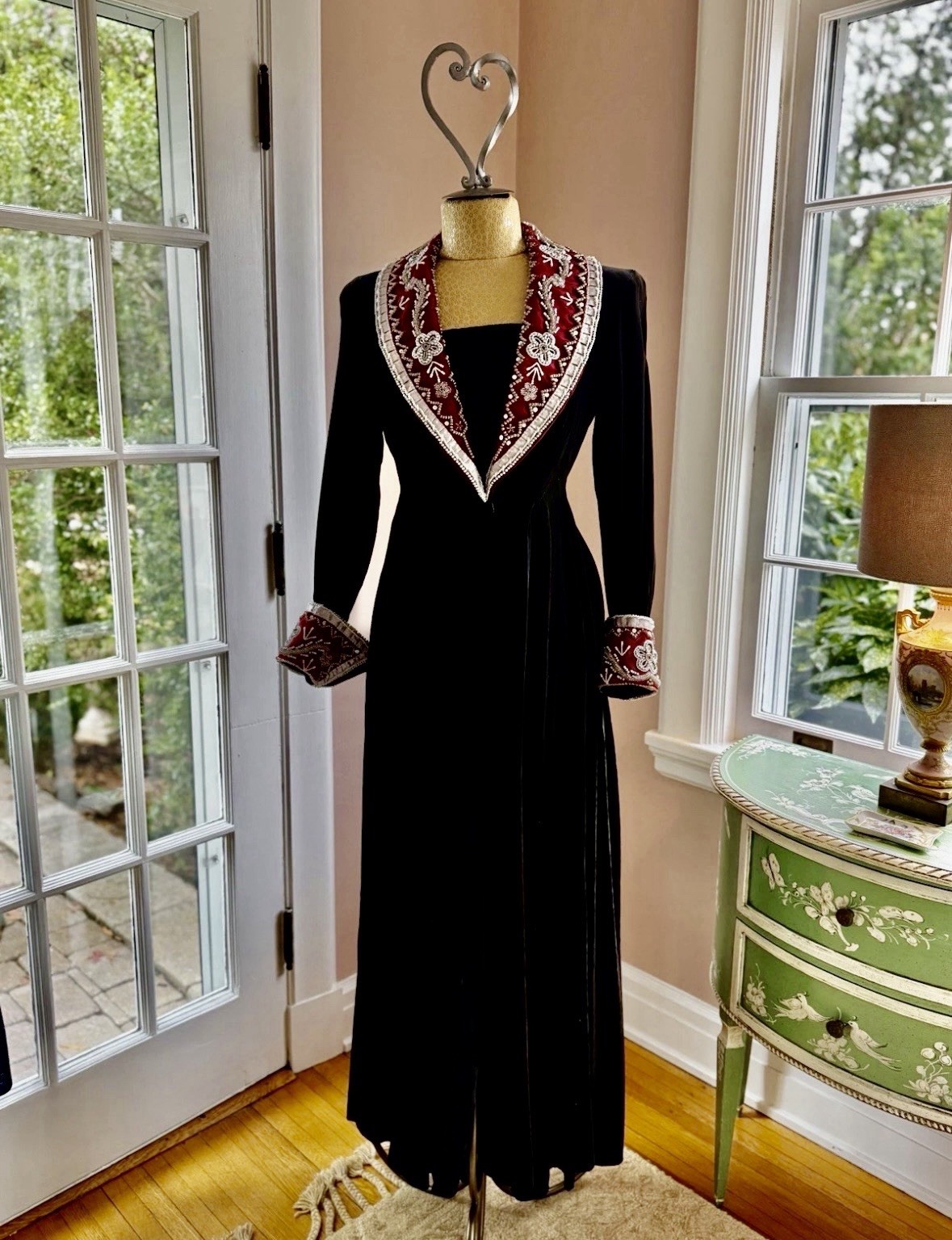 Vintage 1998 Double DRanchwear „Tee-Wee-Lee-Ma” Beaded Velvet Gown XS.#23/200