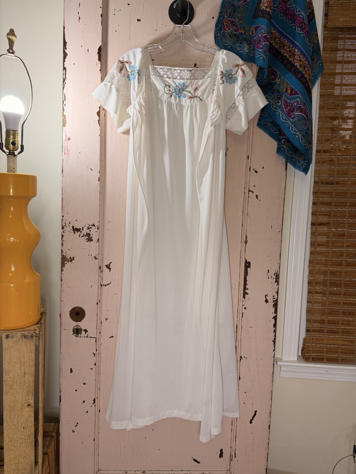 VTG Maxi Robe Nightgown Two Piece Set White Embroidery Lace Trimmed Boho Sm/Med