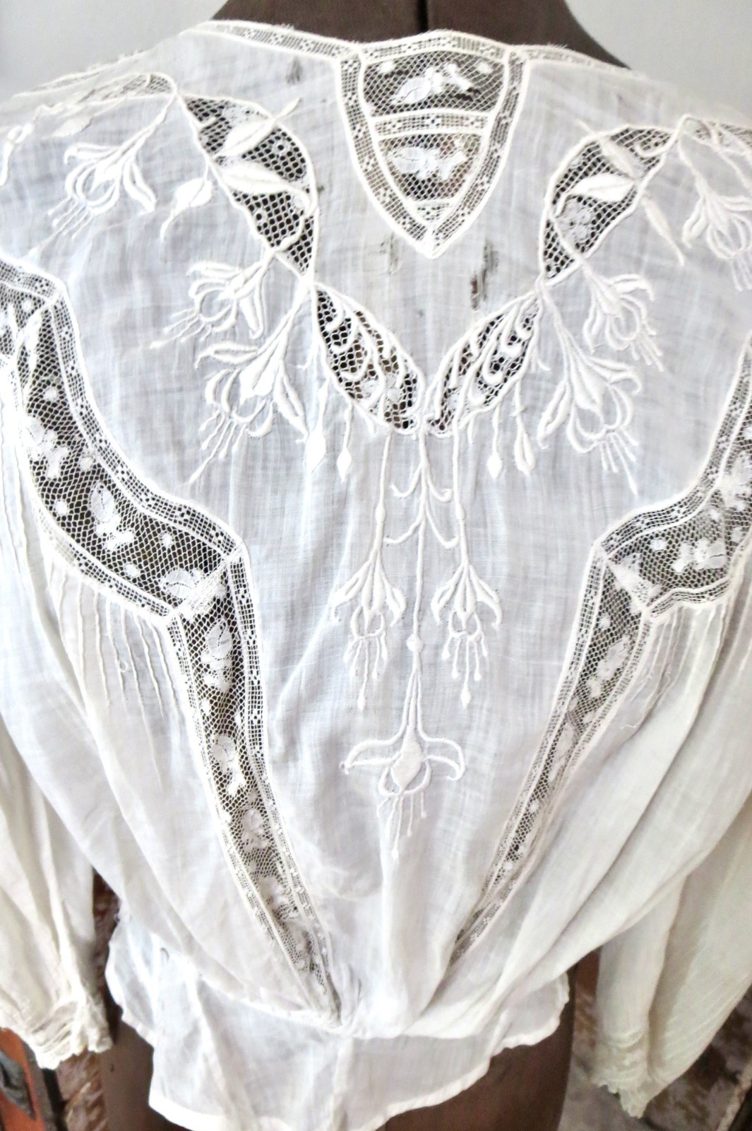 VTG Edwardian White Lace Trimmed Fuchsia Flower Embroidered Shirt Bodice AS IS