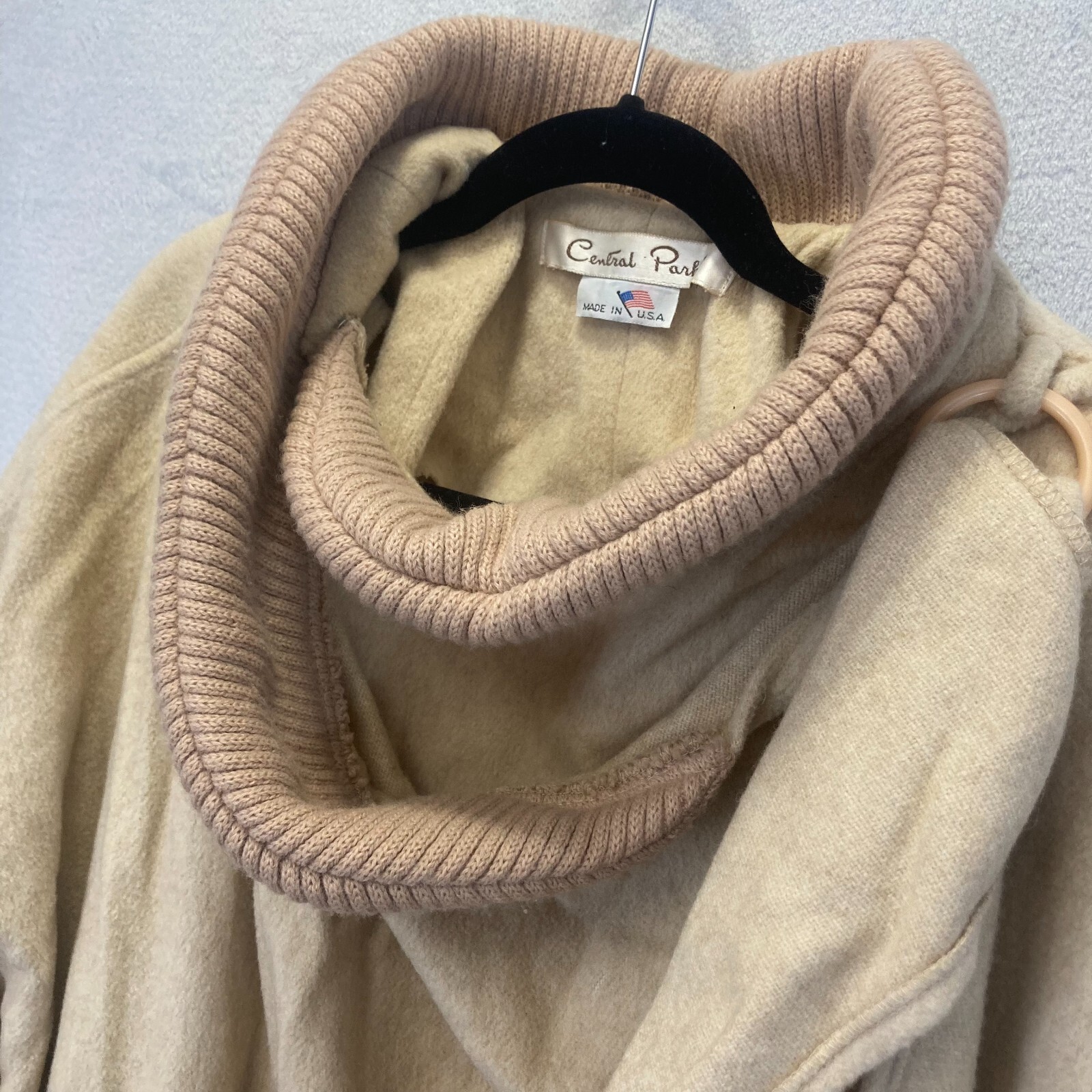 Vintage Central Park Oversized Wool Cape One Size Lagenlook Cowl Wrap Beige RARE
