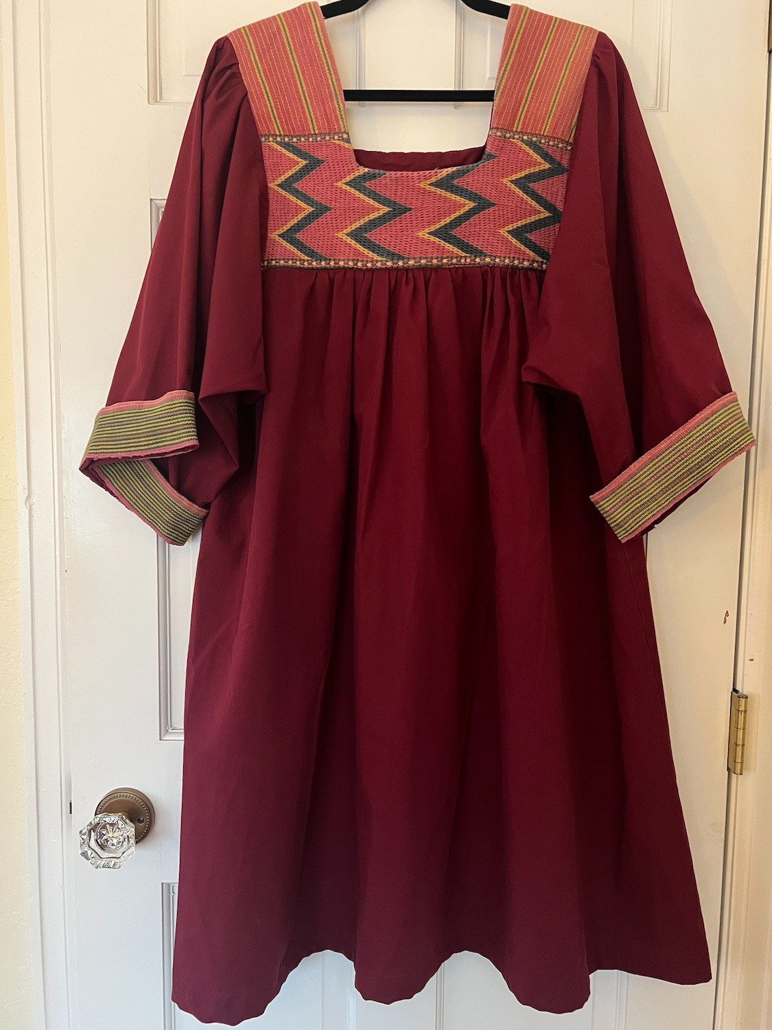 Vintage „Fashioned by Astrid Originals” 1-2X burgundy wine embroidered tent dres