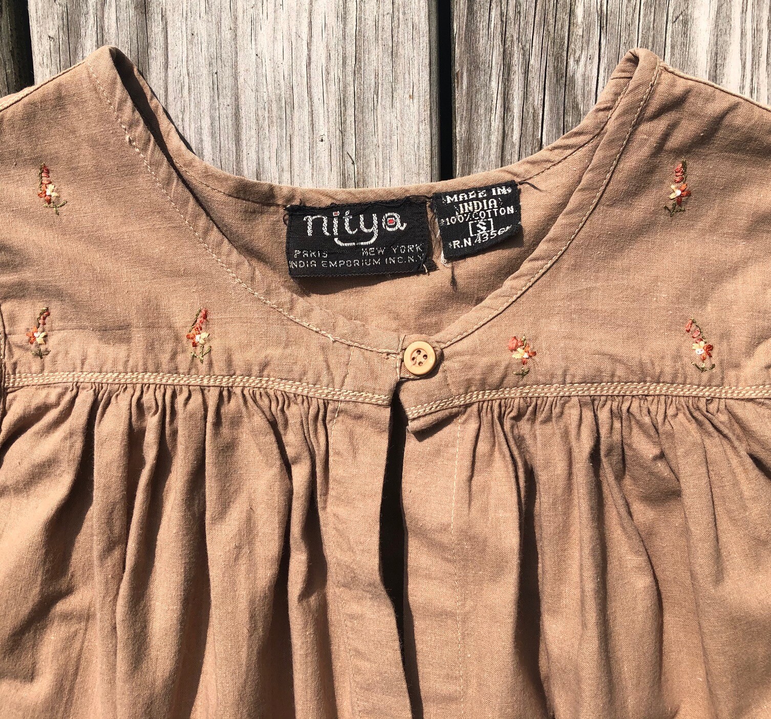 Vintage Women’s Indian embroidered cocoa colored sleeveless tunic vest_ small