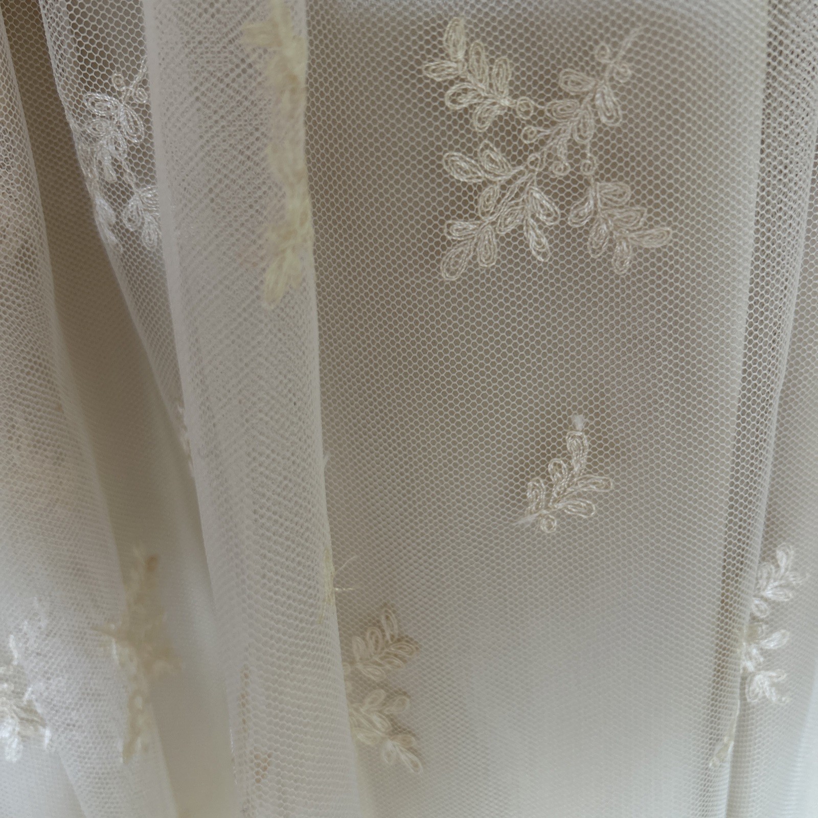 Vintage Victorian Ecru Wedding Dress Net Lace B-38” W-28” H-42”