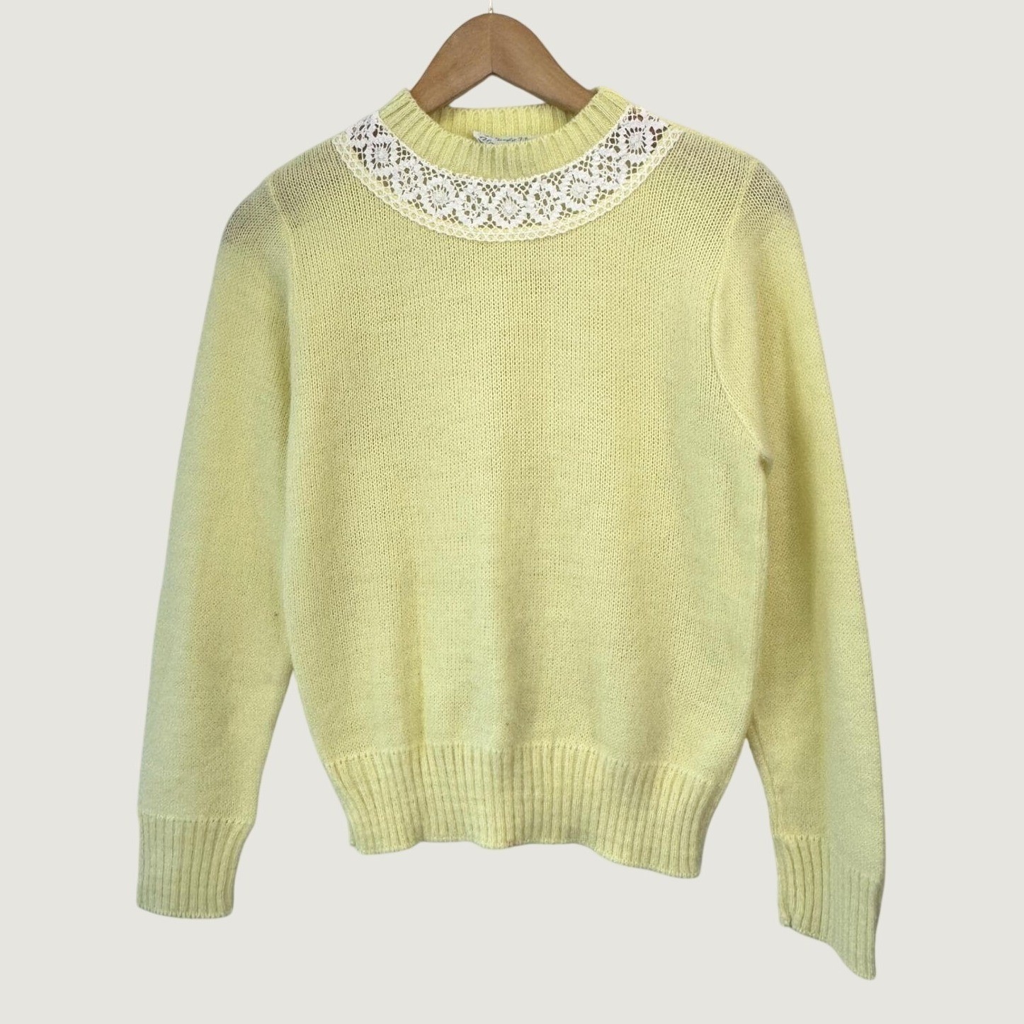 Glamour-Knit Vintage Sweater Womens M Yellow Lace Collar Cottagecore Knit Top