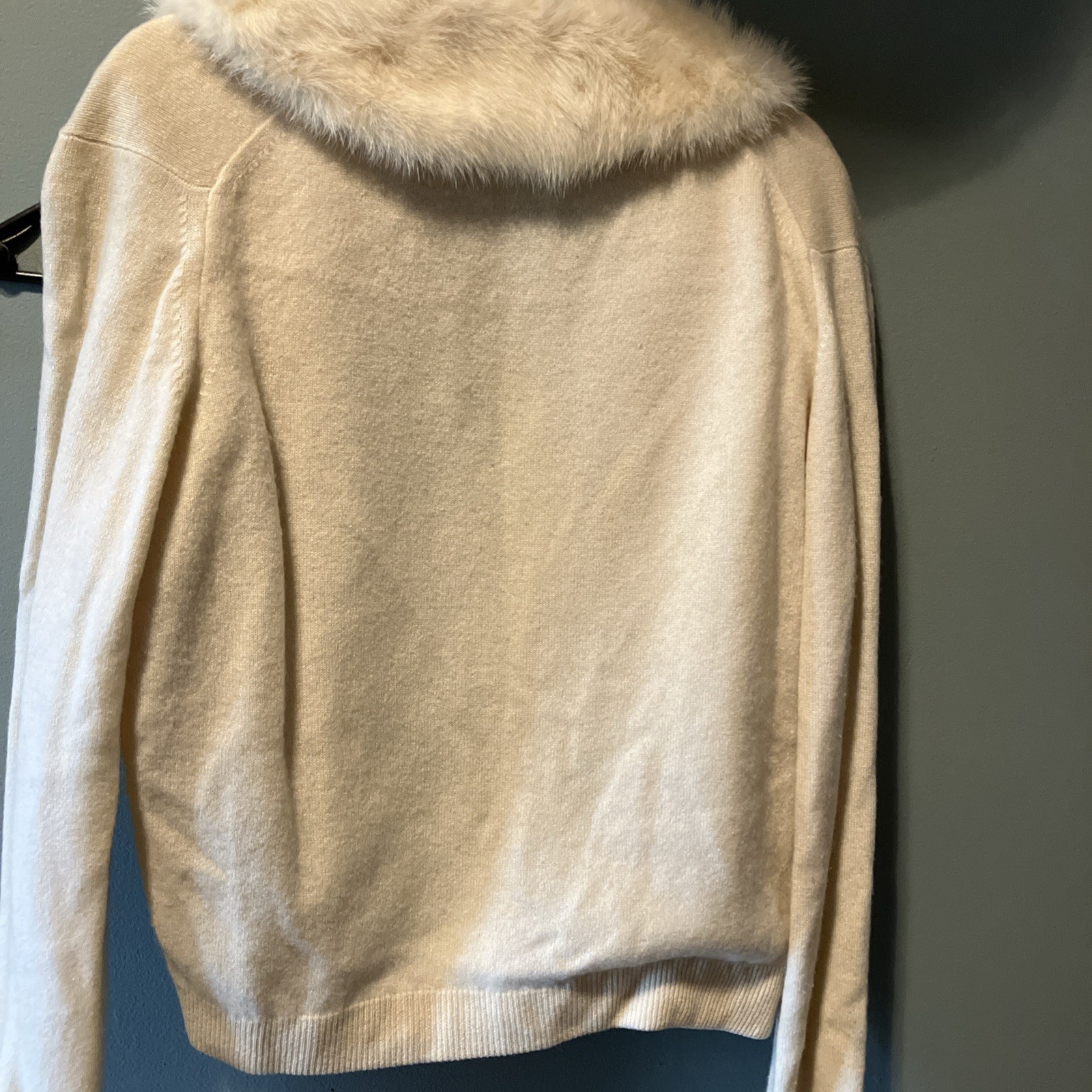 B Altman &Co Women’s Cashmere Sweater With Mink Collar. Sz Small