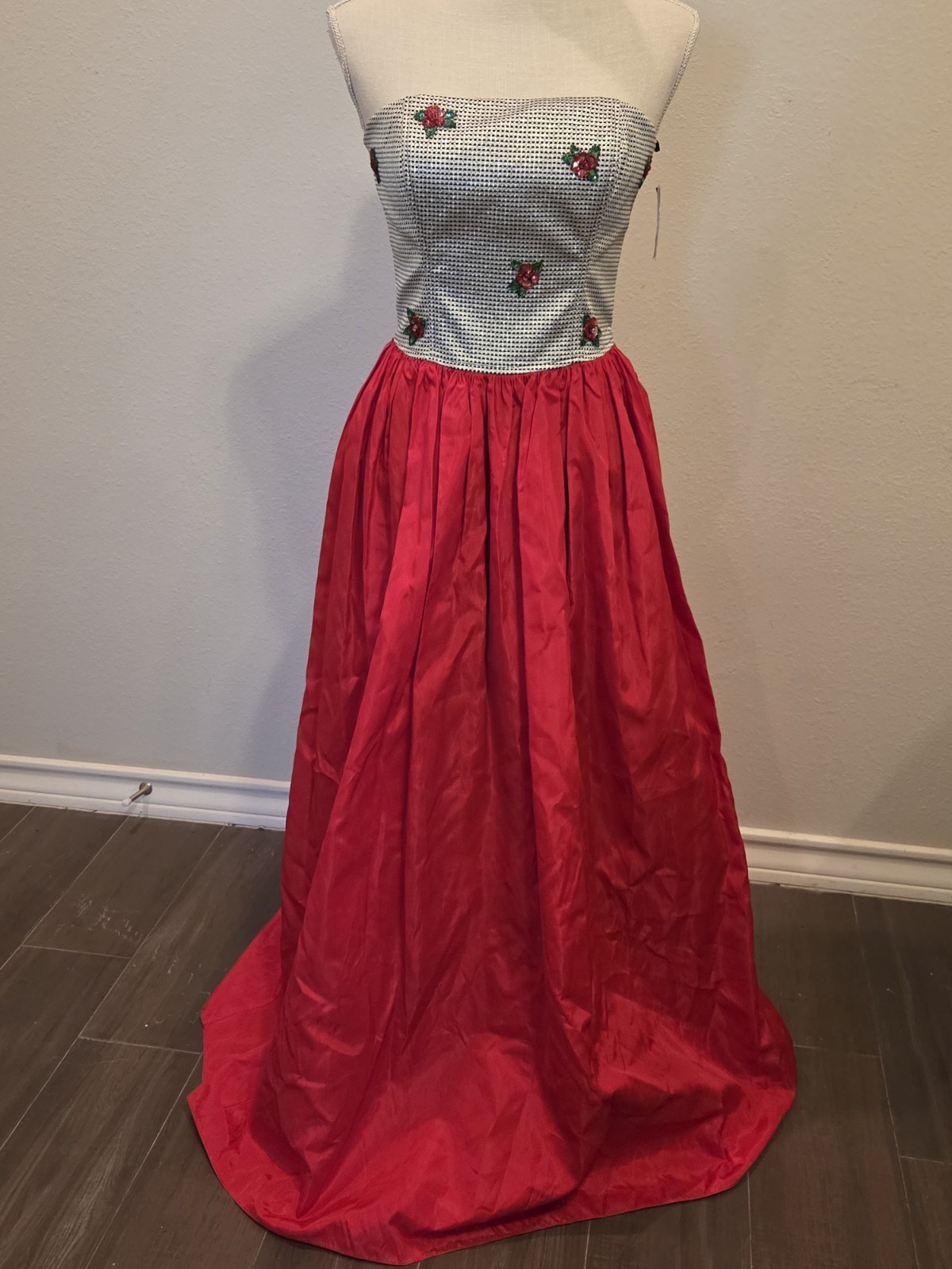 VTG LOL Strapless Red Black Silver Checkered Rose Embroidered Metallic Dress9/10