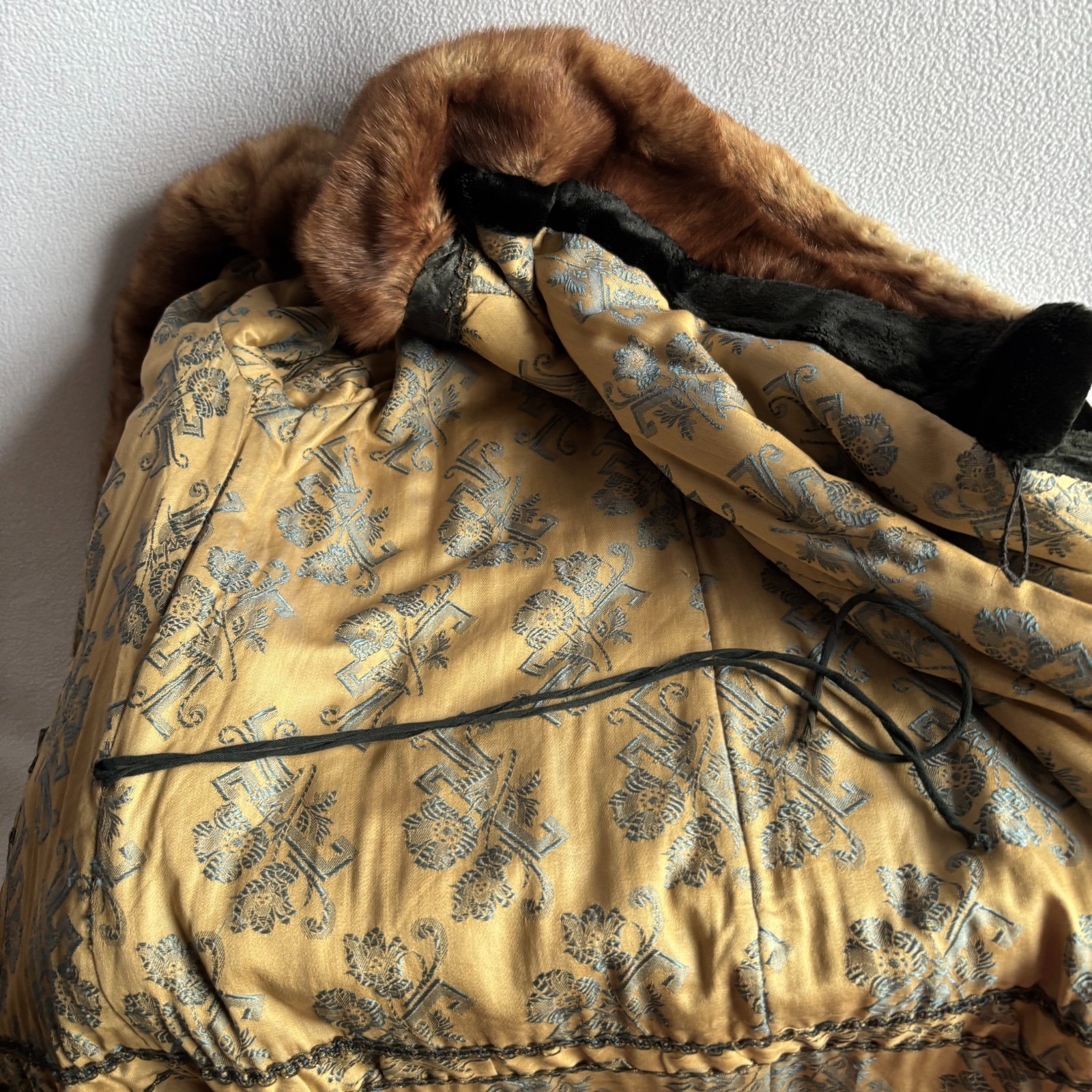 Vintage Antique 1920s Flapper Black Plush Plush Coat Brown Fur Collar