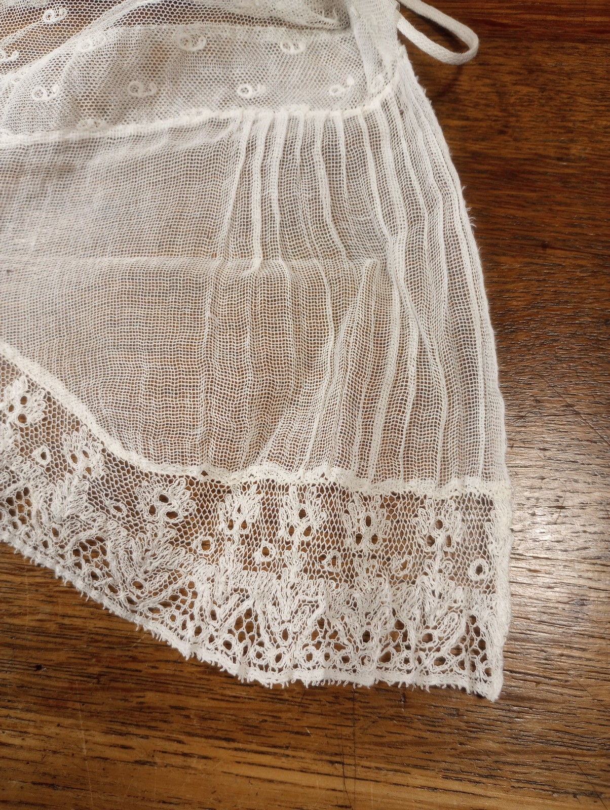 ANTIQUE Victorian Appliquéd LACE BONNET Fine Mesh Net