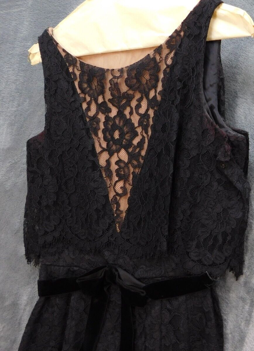 1960’s black Chiffon Dress w Lace Bodice & Chiffon Cape Collar Sm