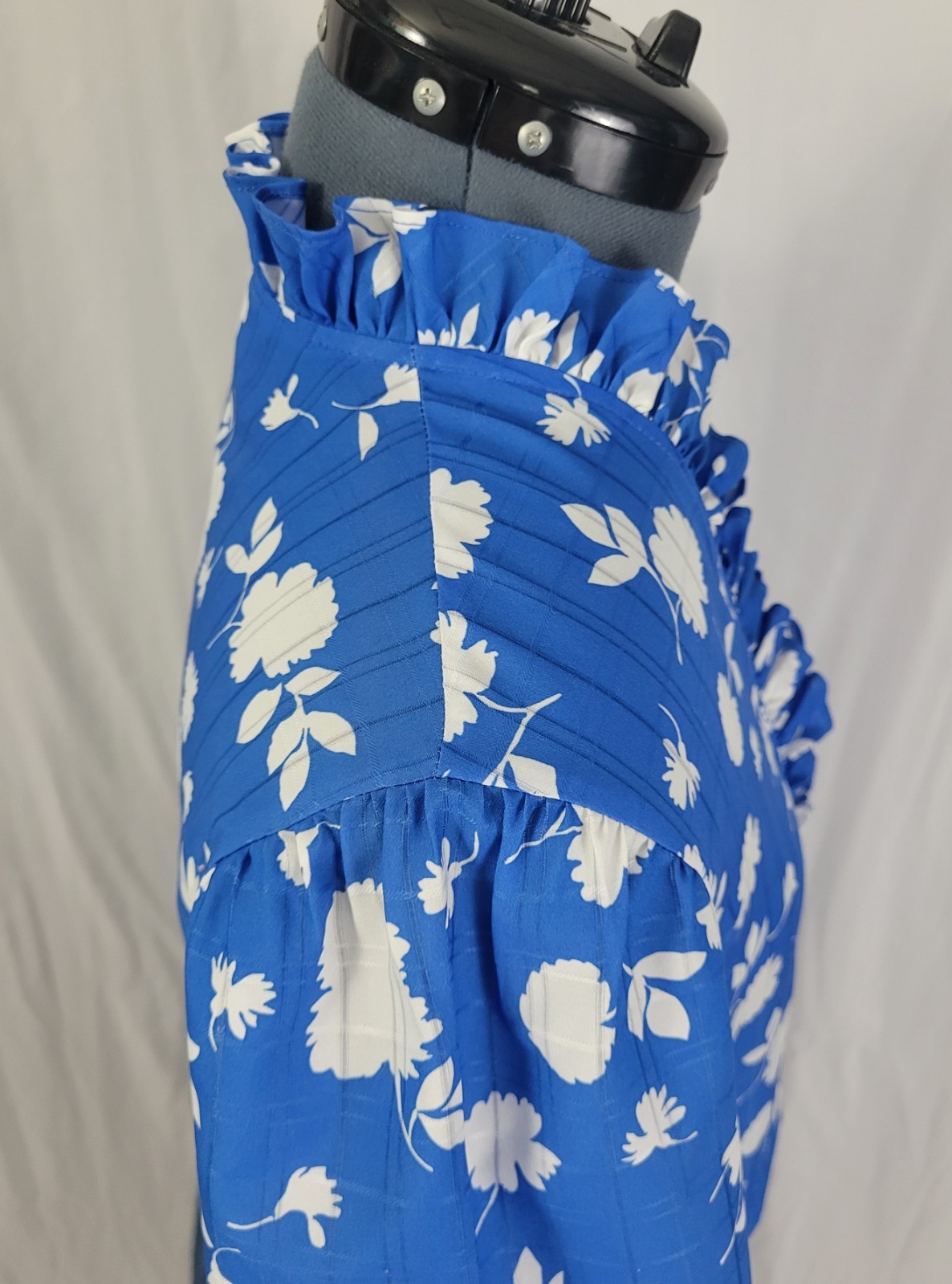 Vtg Jonquil Blue S/S Blouse w White Florals & Ruffled Collar/Button Down Size 12