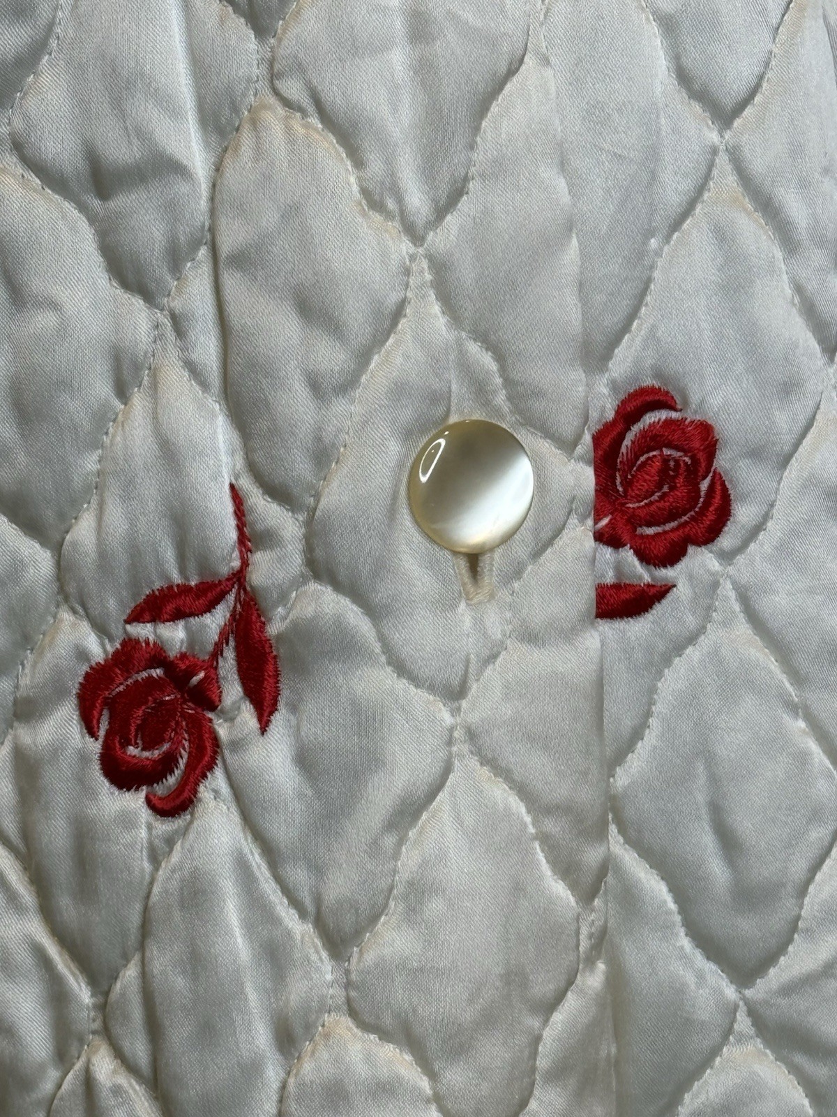 Vintage Satin Quilted Robe Inspired Rhapsody By Glazier Ivory Red Roses MCM GUC