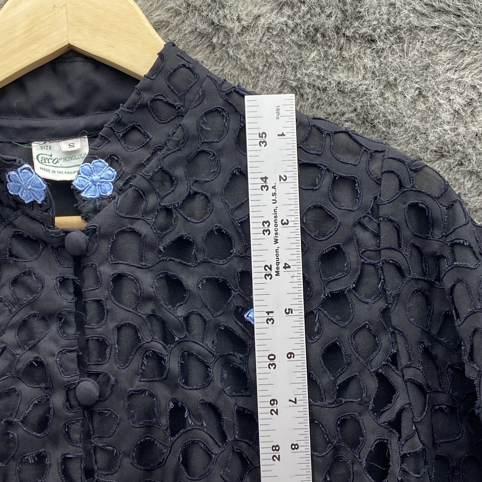 QUEEN CARO OF HONOLULU Vintage Cutwork Heavily Embroidered Applique Jacket Small