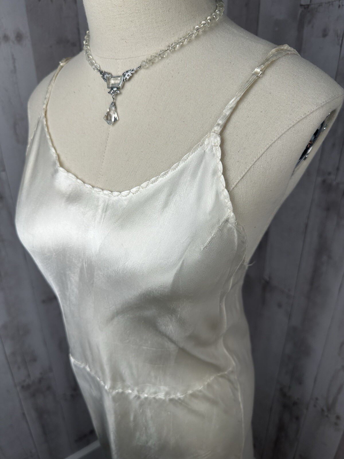 🌷1920s Art Deco Liquid Satin Wedding Gown / Bridal Dress Veil w/Wax Flowers