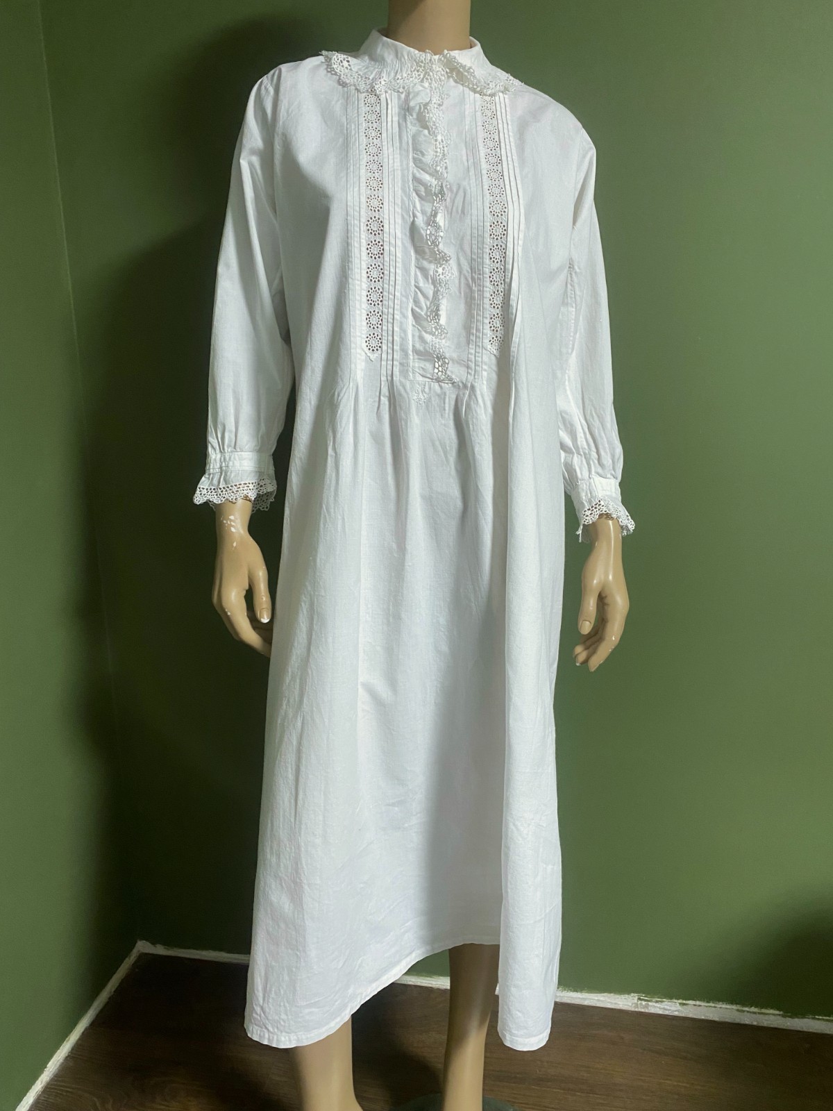 Antique Victorian Edwardian Nightgown Night Dress Long Cotton Monogram „CR” Lace