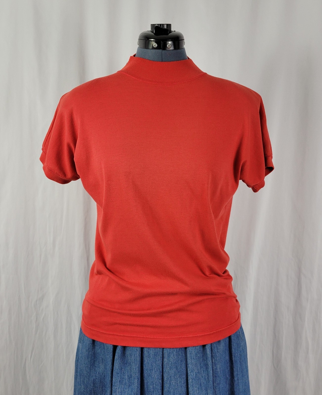 Vintage Red Mock Turtleneck Dropped Shoulder Top w Ribbed Collar & Cuffs Size M