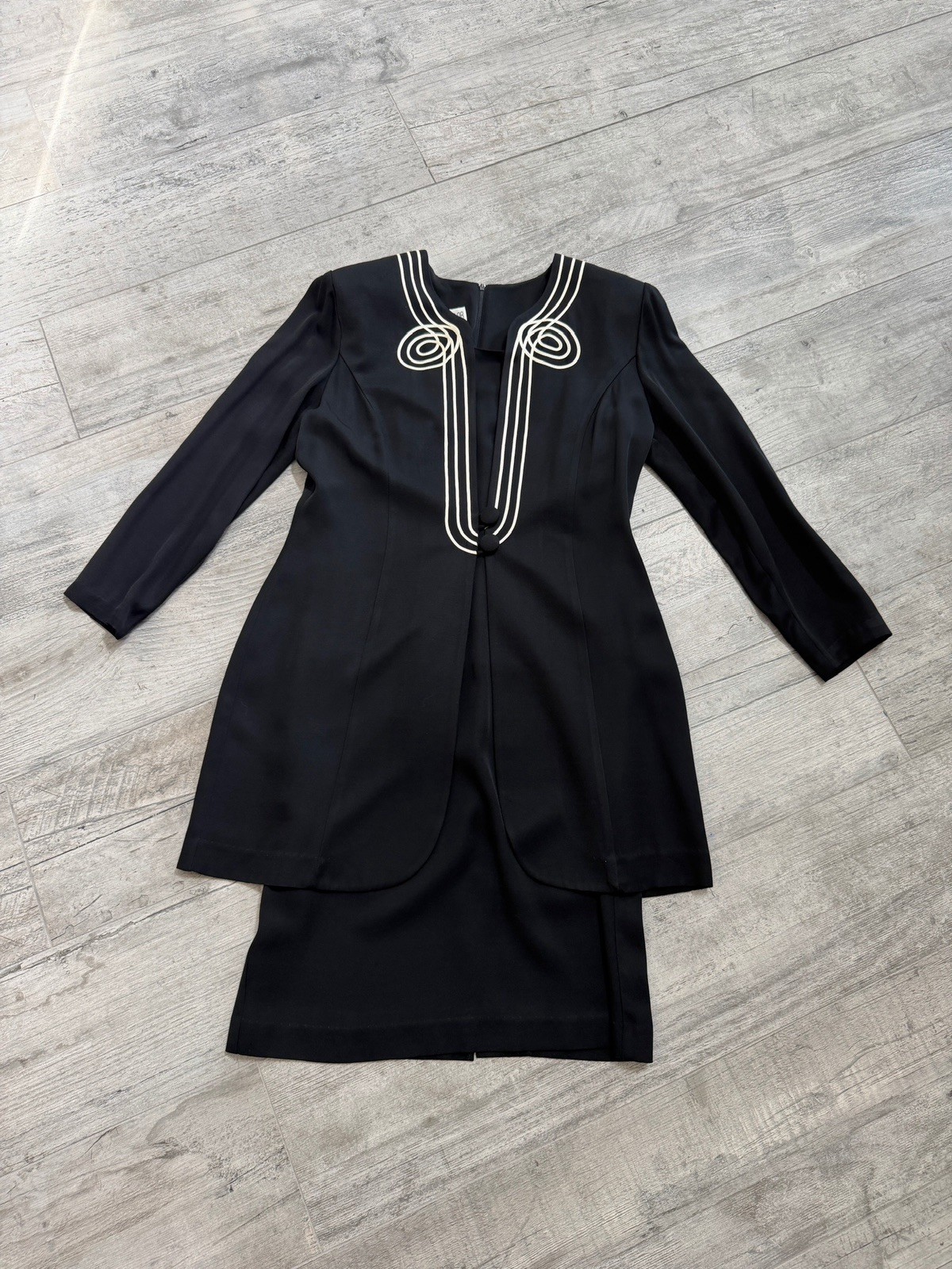 Vintage 80’s Julian Taylor New York Women’s Black Suit Dress