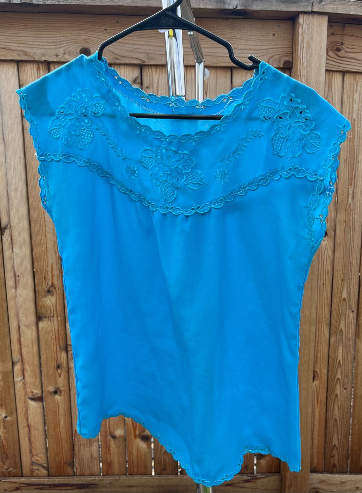 Vintage 1950/60’s Teal Blue Sleeveless Tank Floral Embroidery Scalloped Coquette