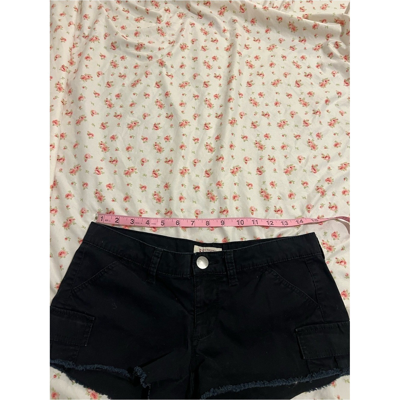 vintage black mudd low rise cargo mini shorts