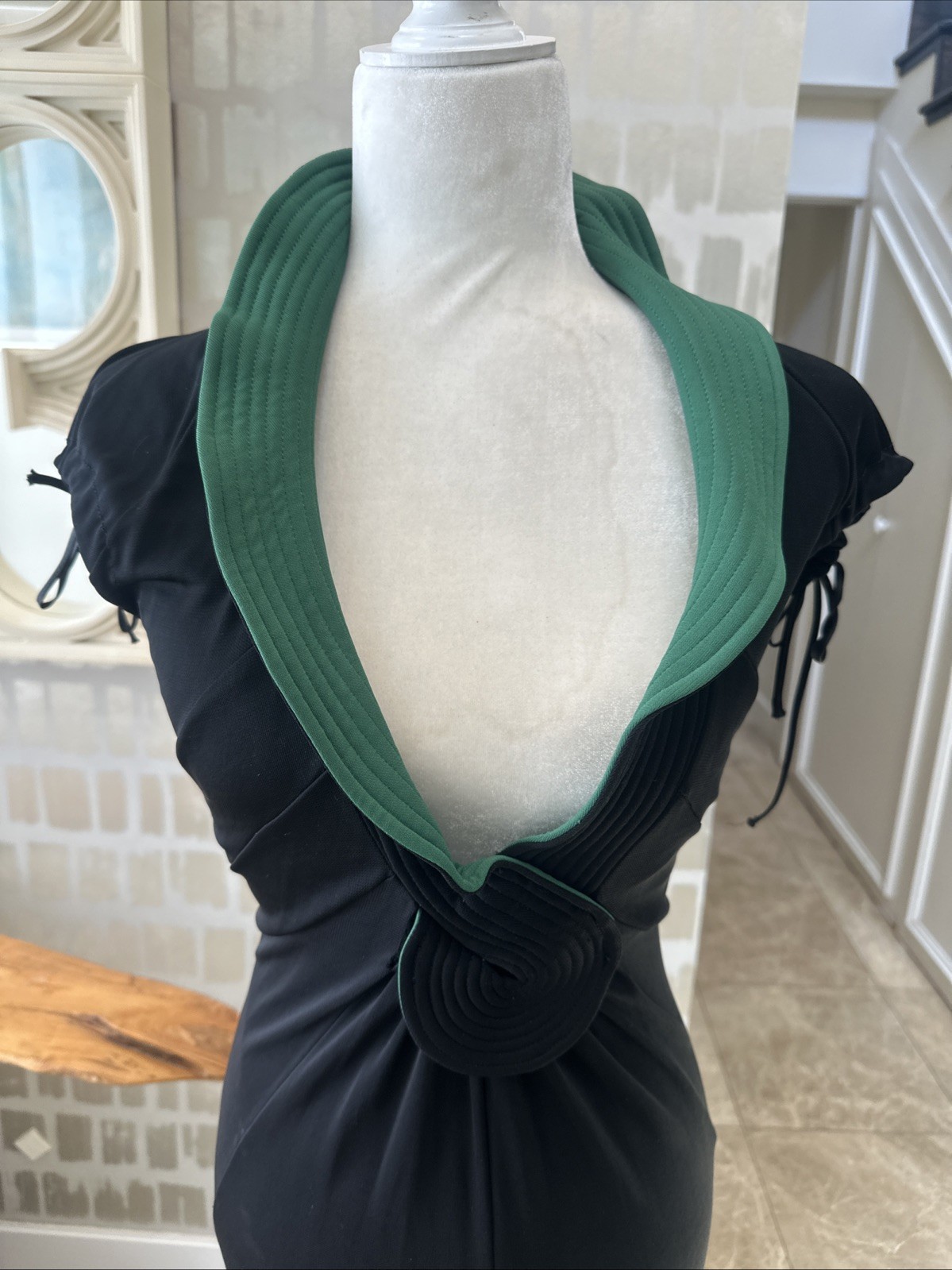 Mariano Toledo VTG Y2K Bias Cut Black & Green Jersey Low Neck Fishtail Gown 2