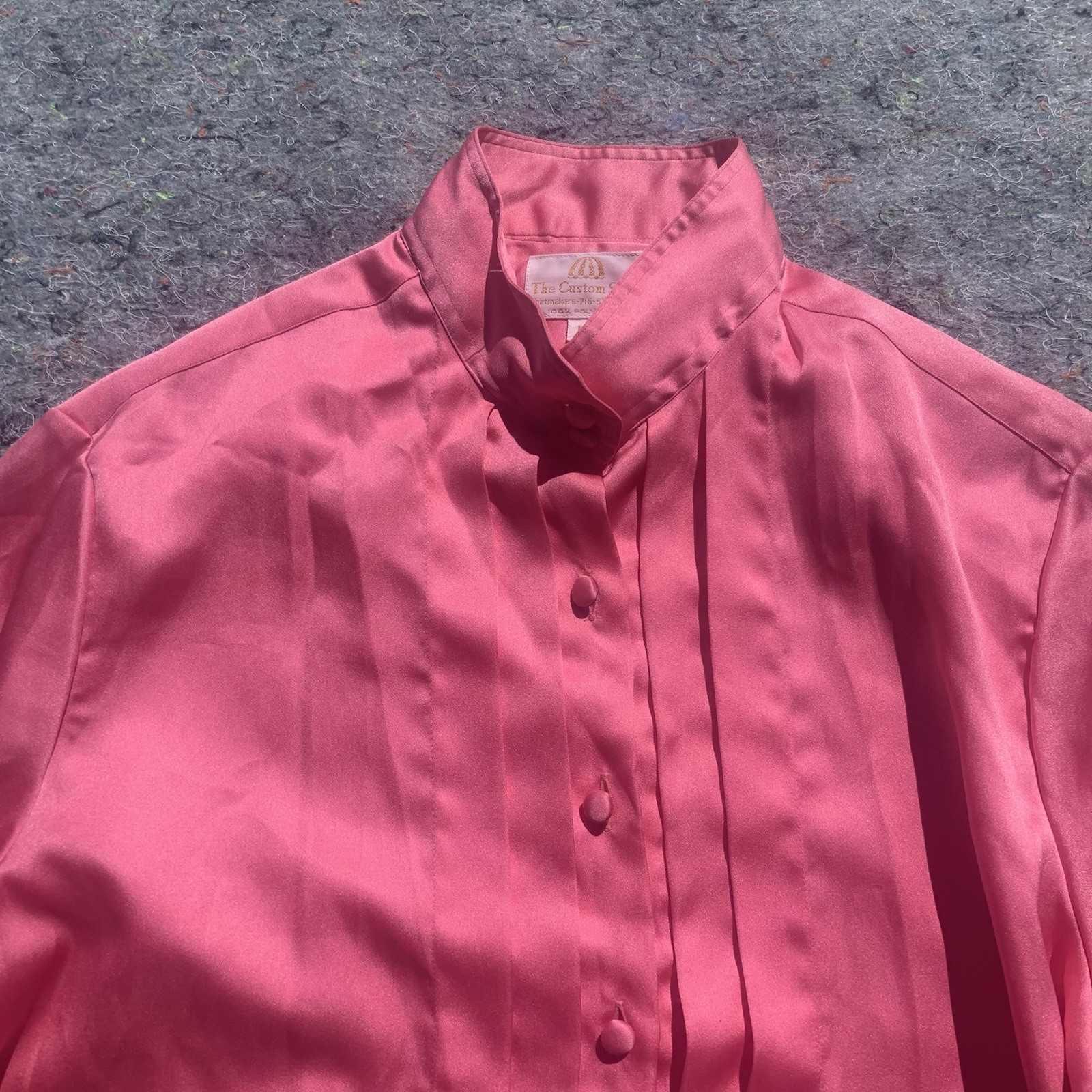 Vintage 70s The Custom Shop Eraser Pink 100% polyester pleated button front top