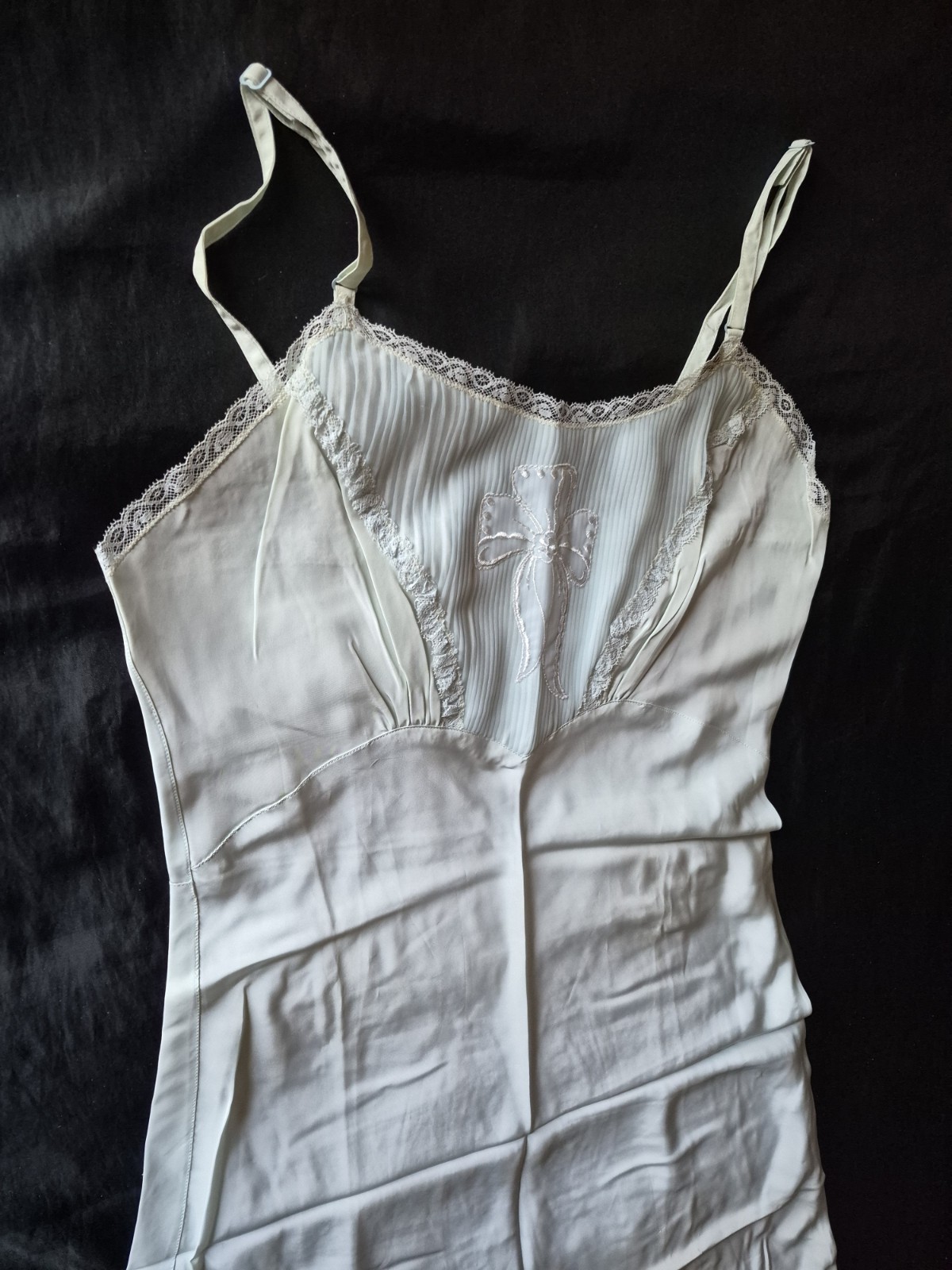 Vintage NWOT Blue Rayon Carillon Full Slip Size 34