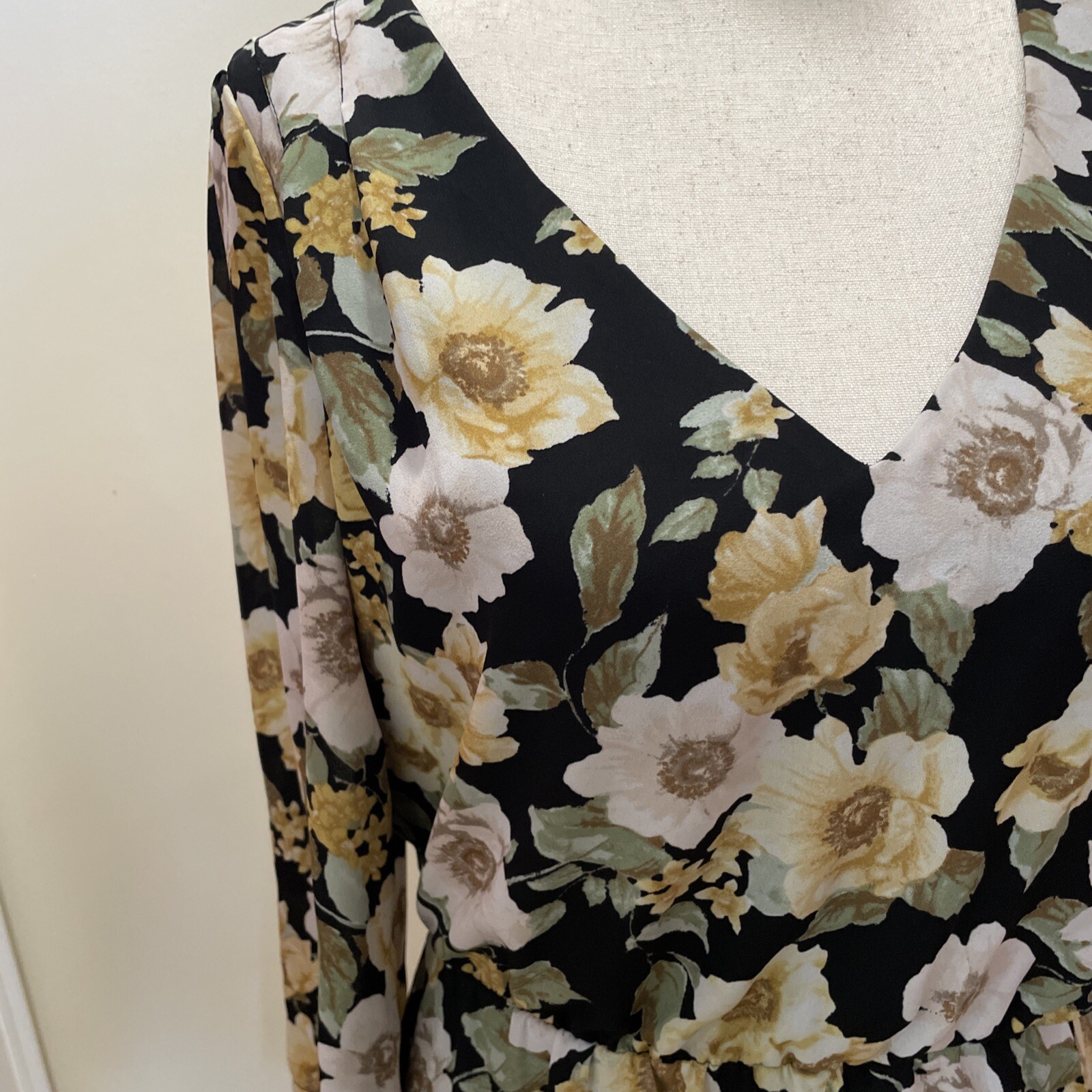 Forever 21 Floral Boho 3/4 Length Sleeve Dress, size Small, black, Yellow, green