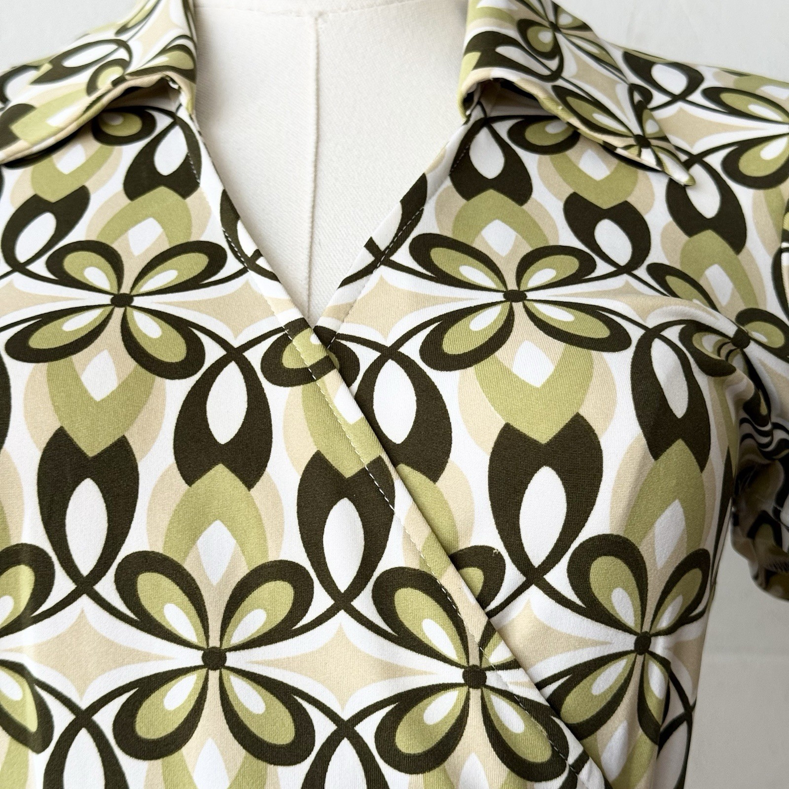 Y2K Does 1970’s Psychedelic Floral Print Shirt Dress • S