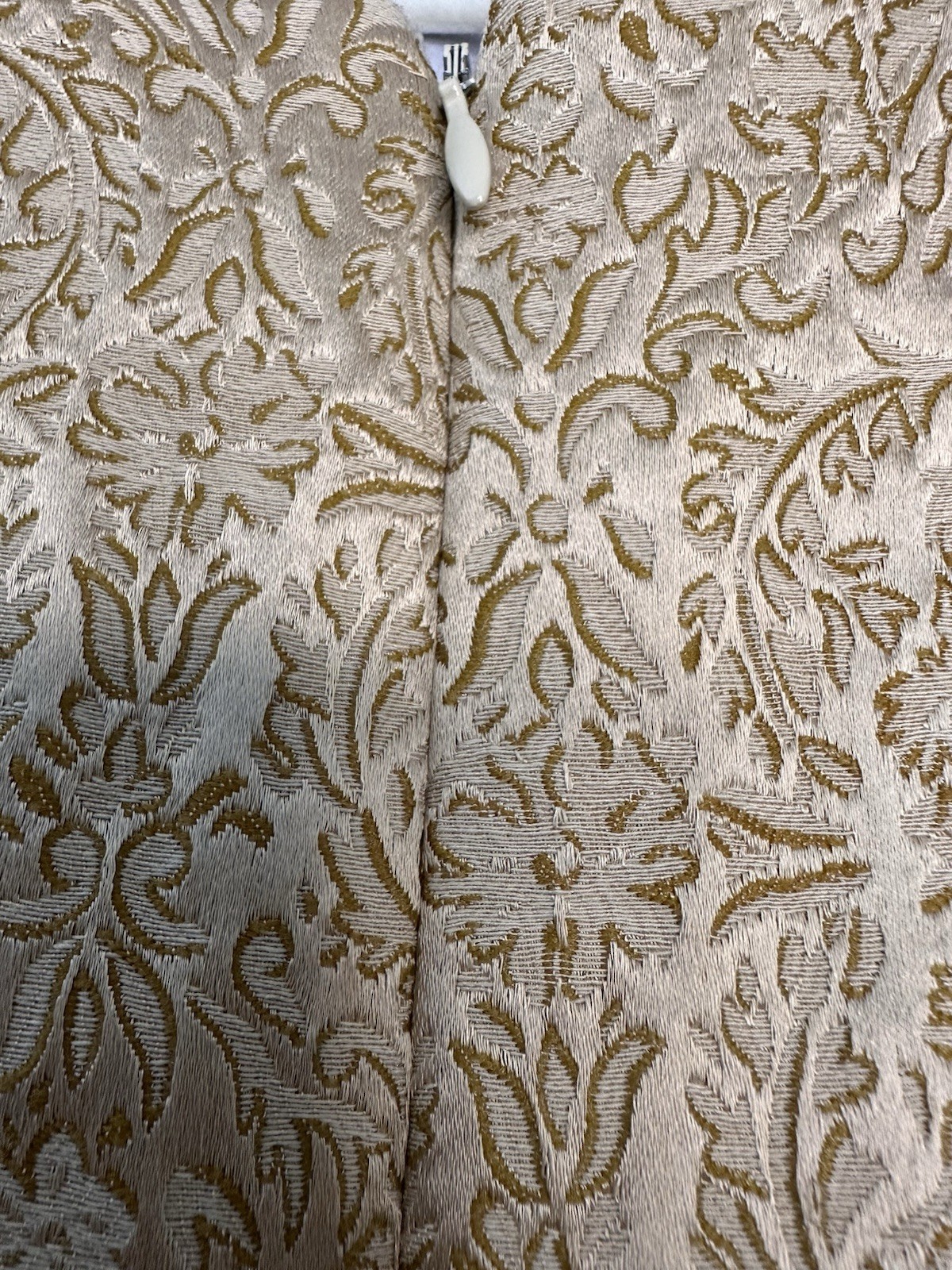 Vintage Juliana Gold Metallic Damask Sheath Dress 6 Brocade Cocktail Glam Party